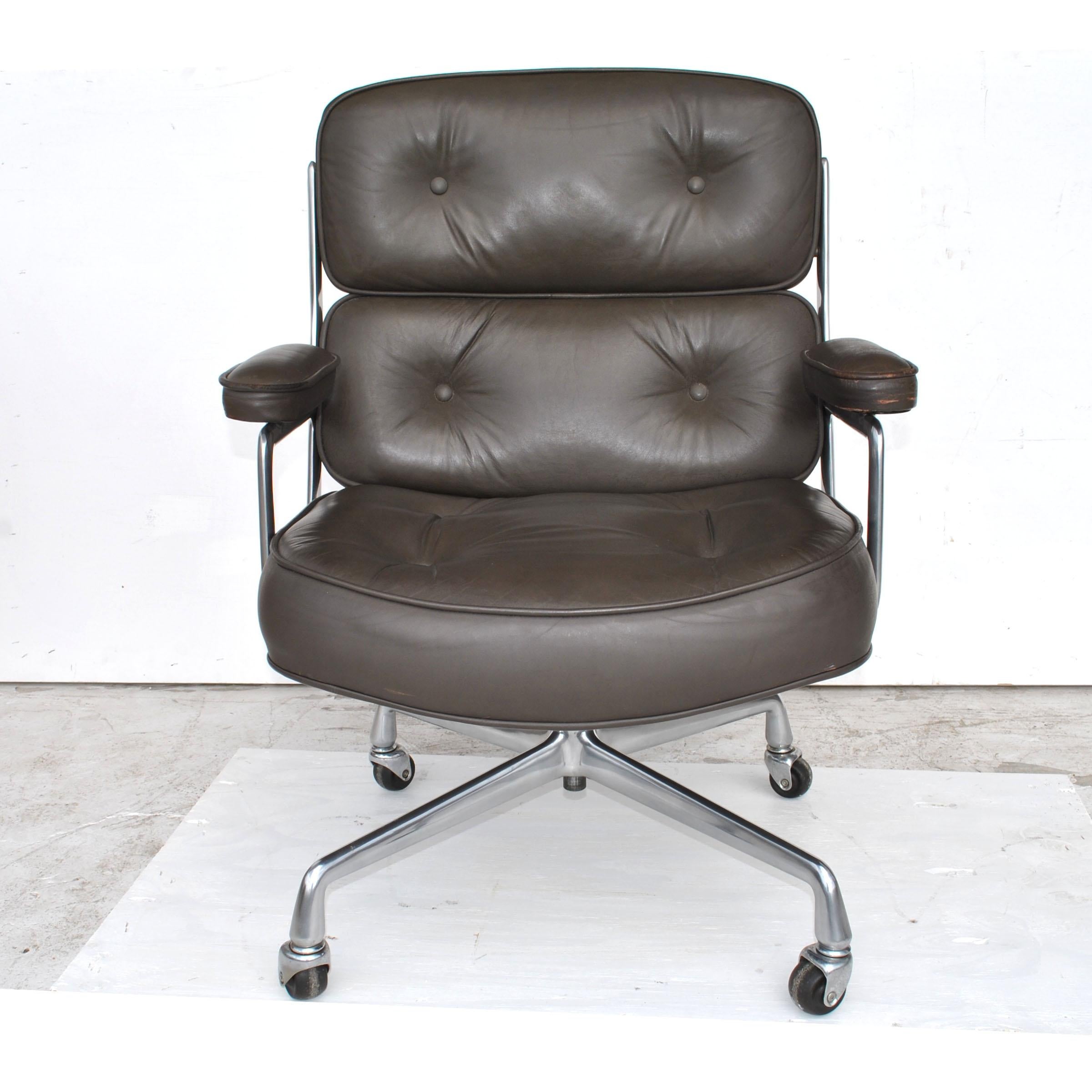 American 1 Herman Miller Time Life Office Executive Leather Chair 4-Star Base