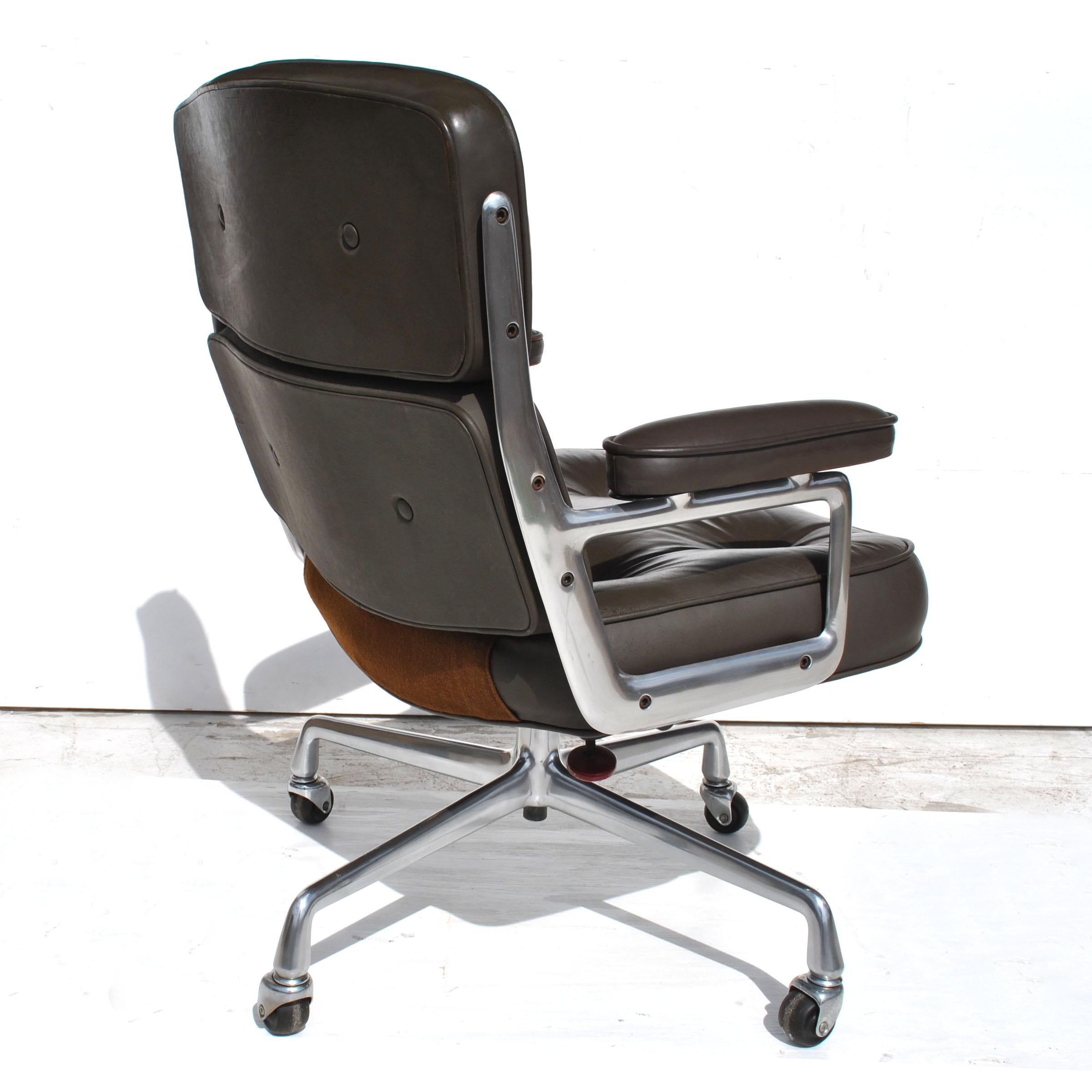 Aluminum 1 Herman Miller Time Life Office Executive Leather Chair 4-Star Base