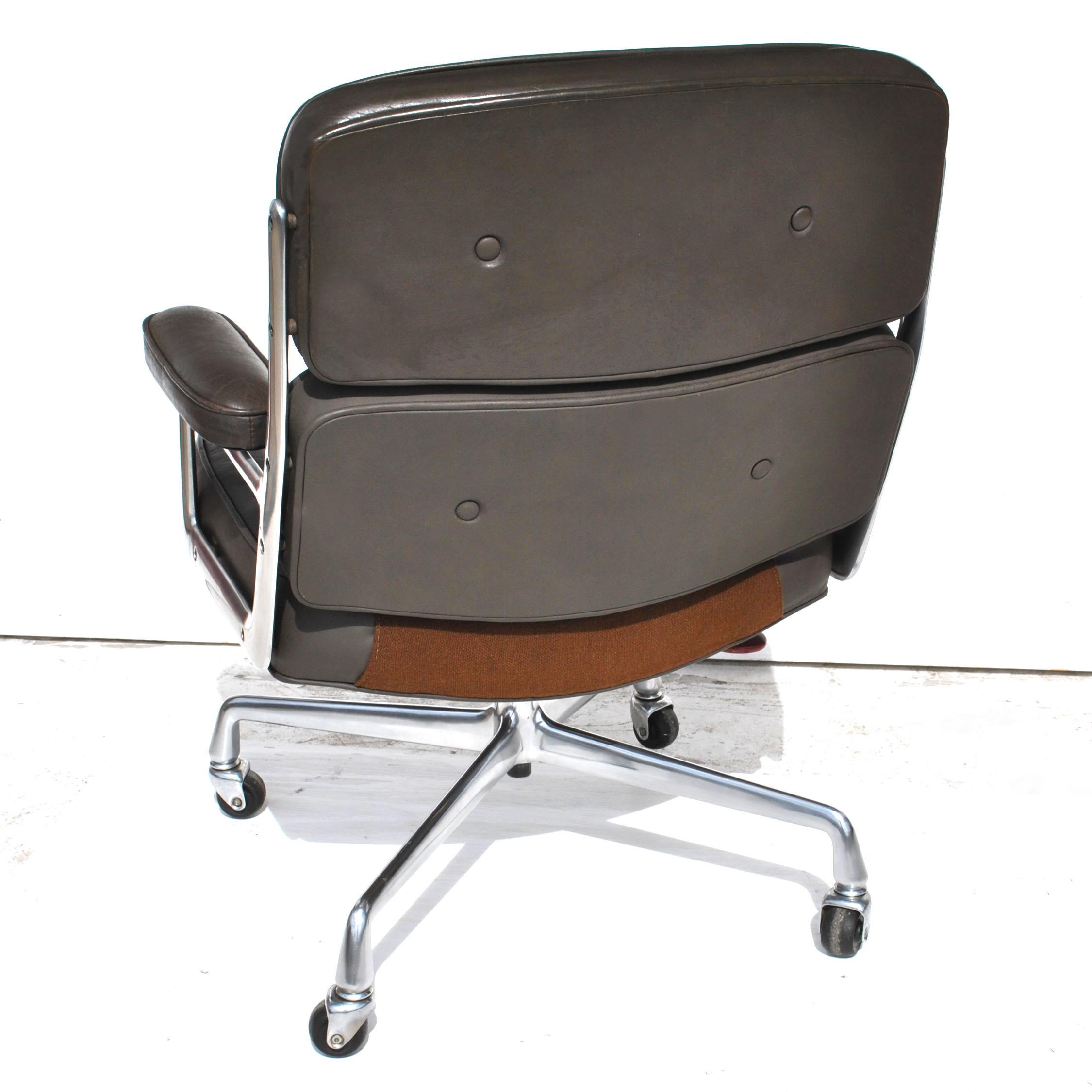 1 Herman Miller Time Life Office Executive Leather Chair 4-Star Base 1