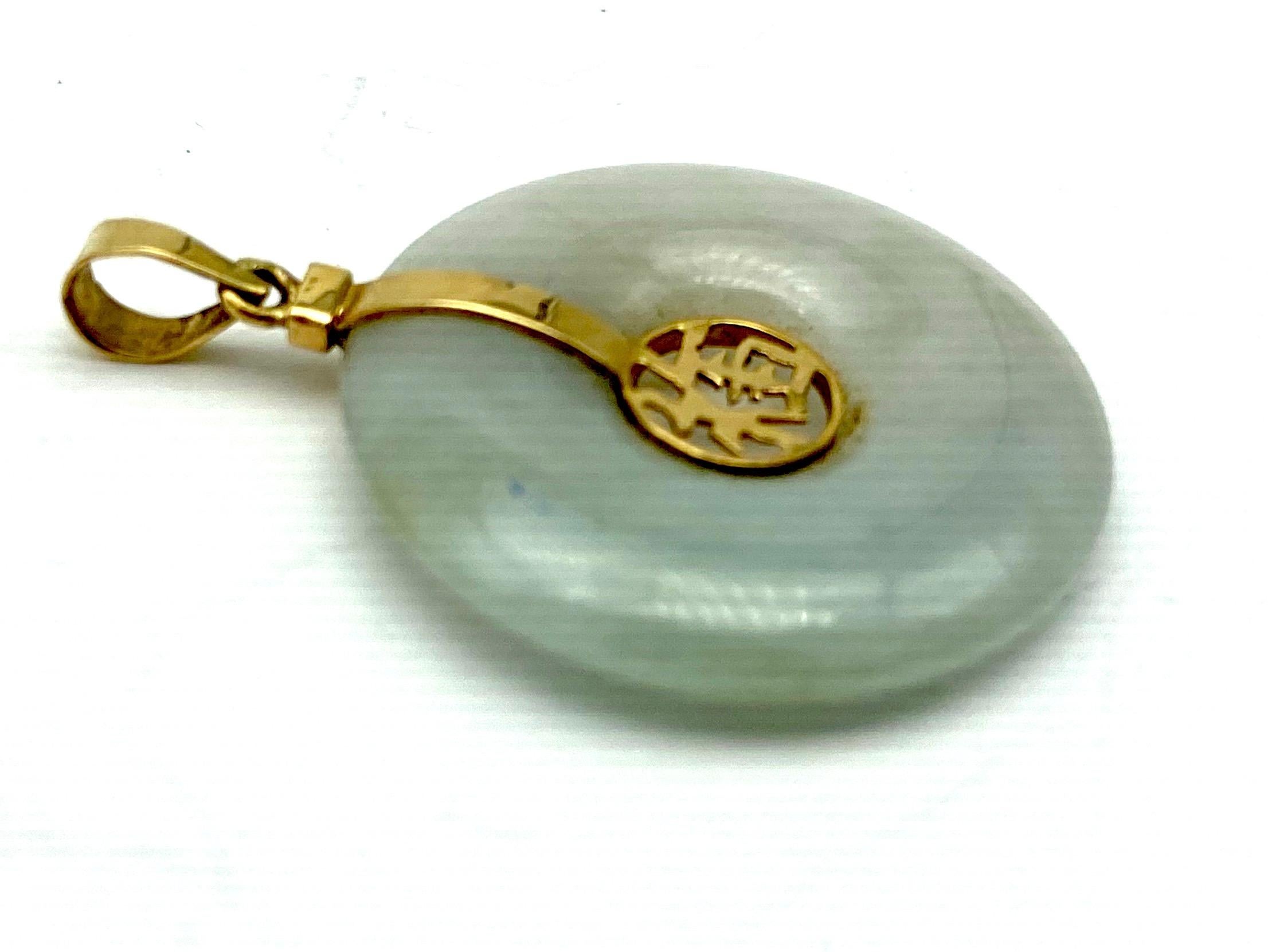 Moderne Pendentif Good Luck en or jaune 14 carats