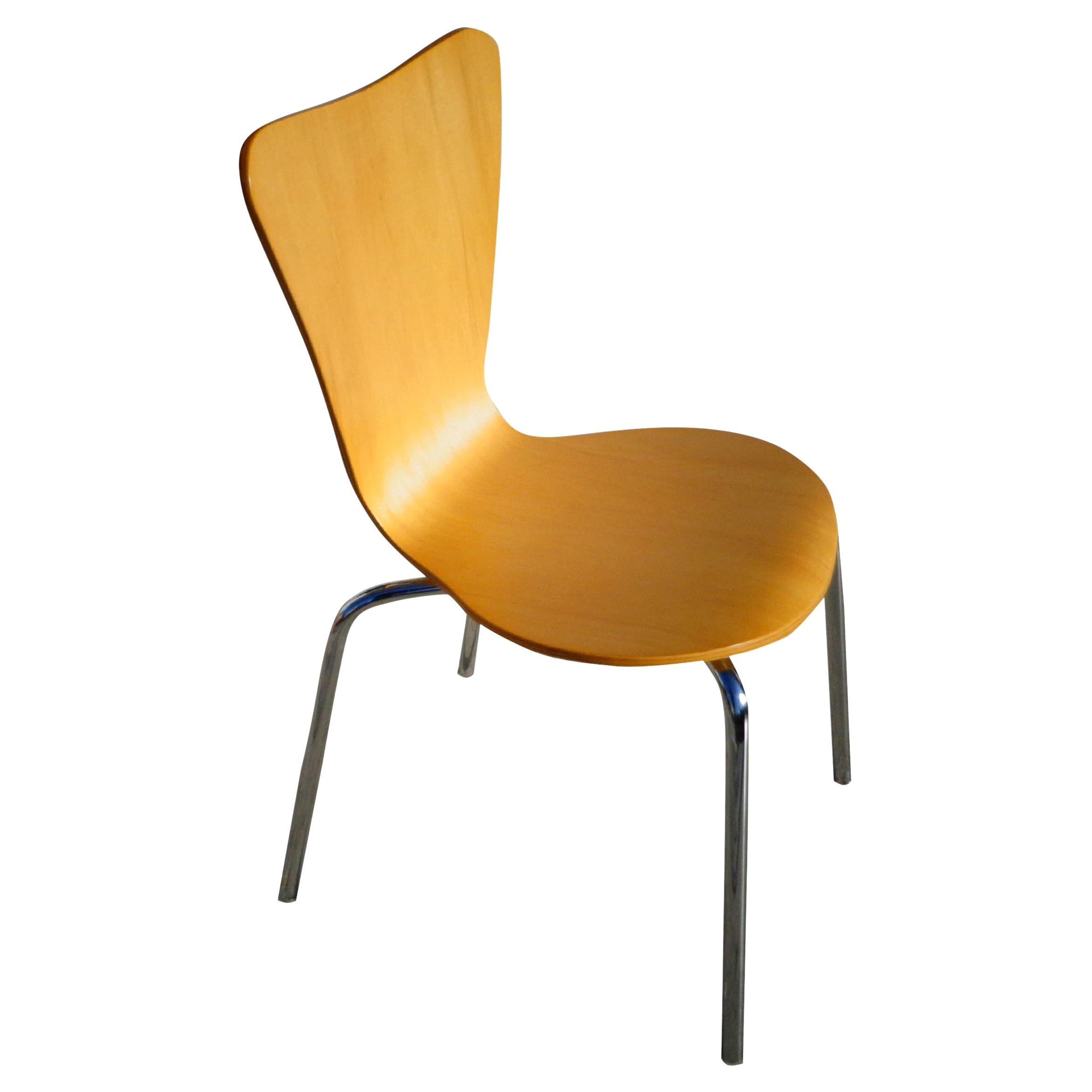 Chaise d'appoint empilable 1 KFI en vente
