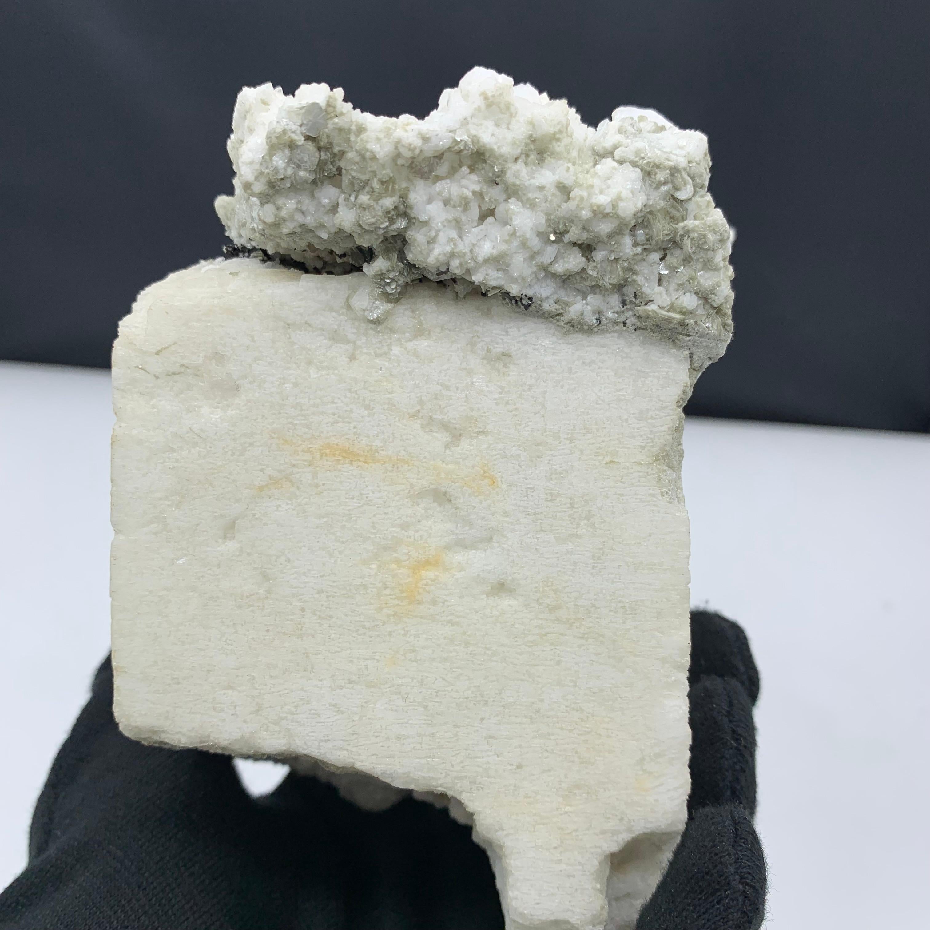 Other 1 kg plus feldspar Specimen From Skardu Valley, Gilgit Baltistan Pakistan For Sale