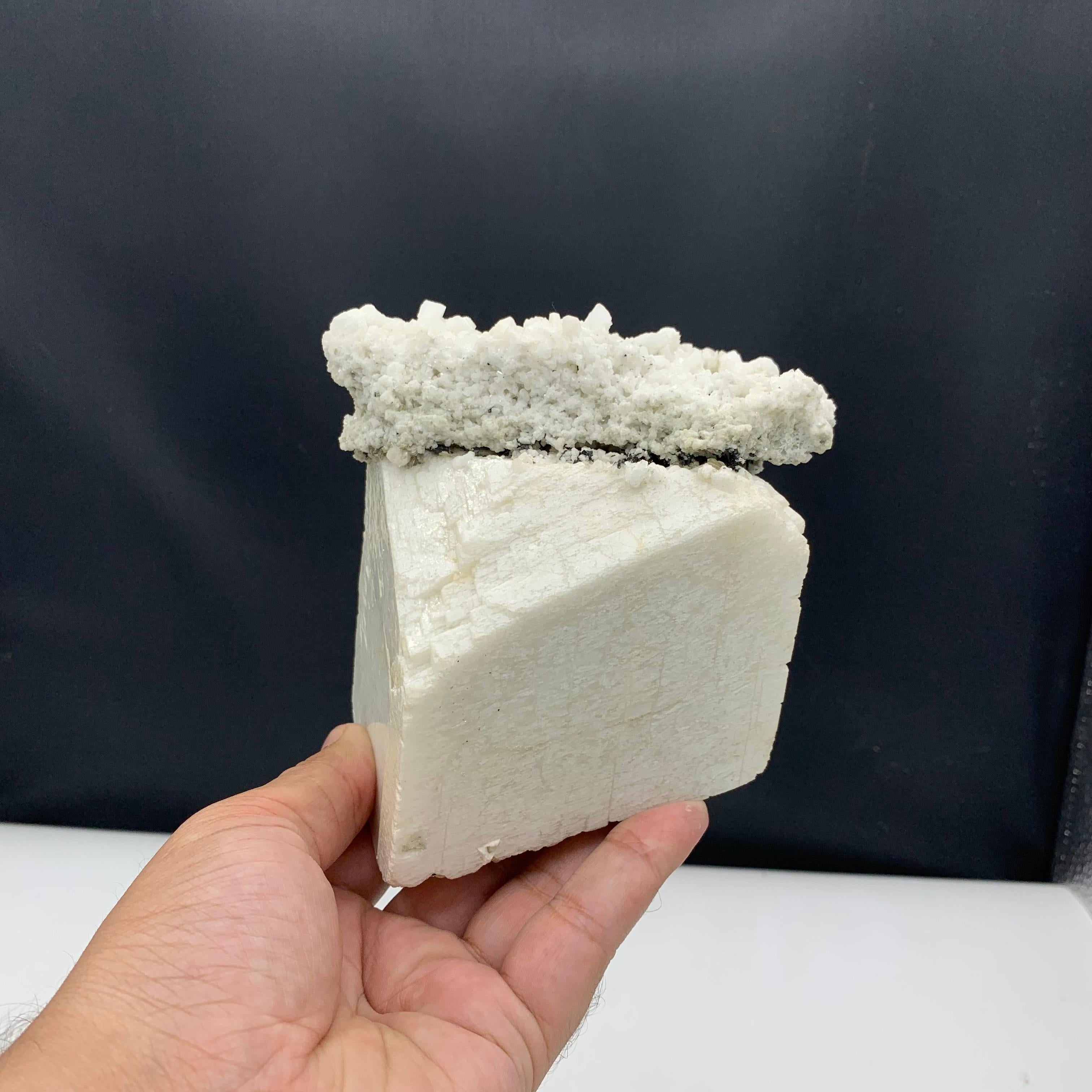 1 kg plus feldspar Specimen From Skardu Valley, Gilgit Baltistan Pakistan For Sale 1