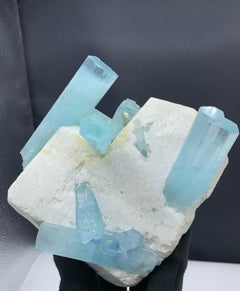 1 kg de cristaux d'aigue-marine massifs attachés au grand Feldspar du Pakistan