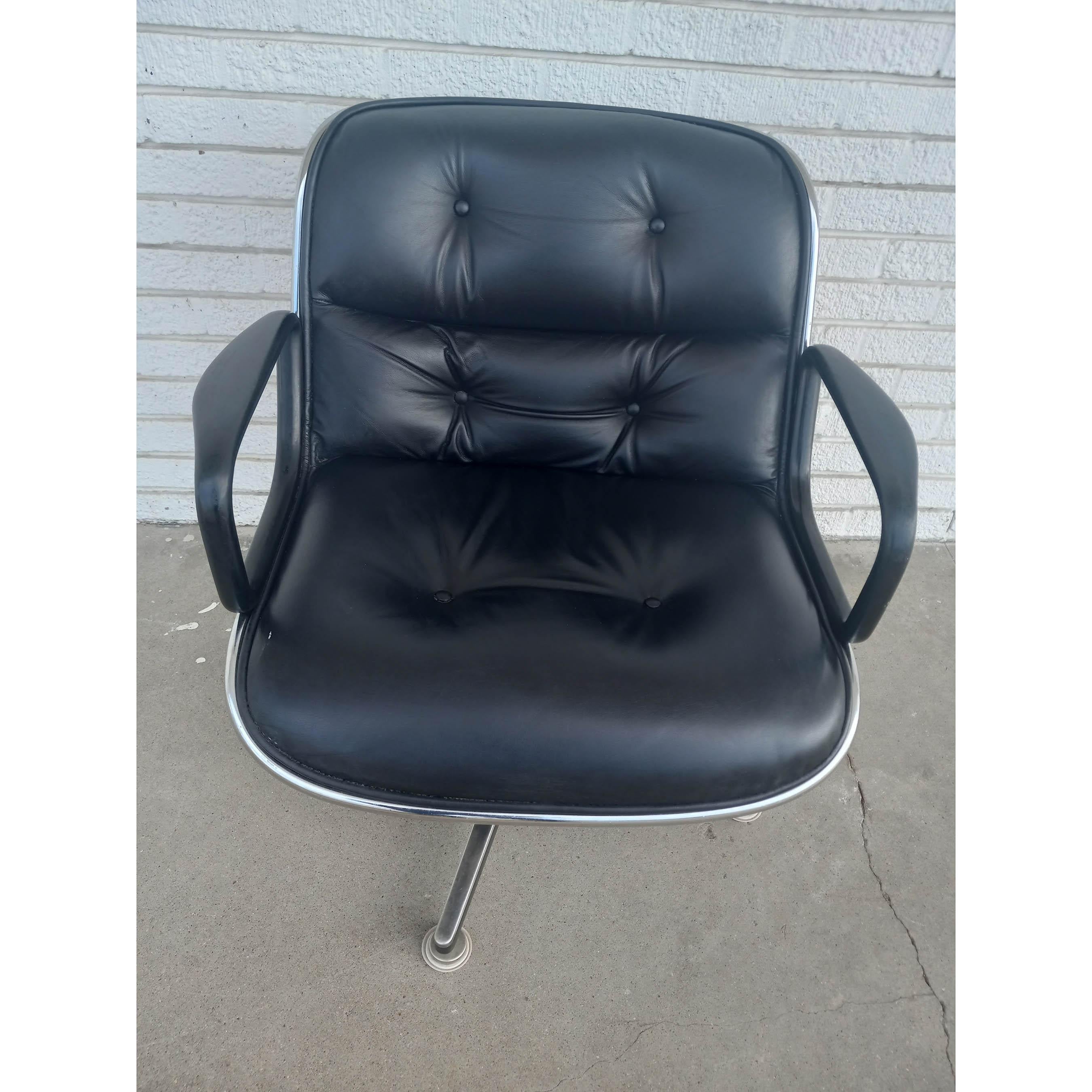 Knoll Pollock Executive Swivel armchair black leather
1956 Design 
Charles Pollock’s 1965 executive chair, now considered one of Knoll’s most memorable designs, features a chrome rim that supports the chair both structurally and visually