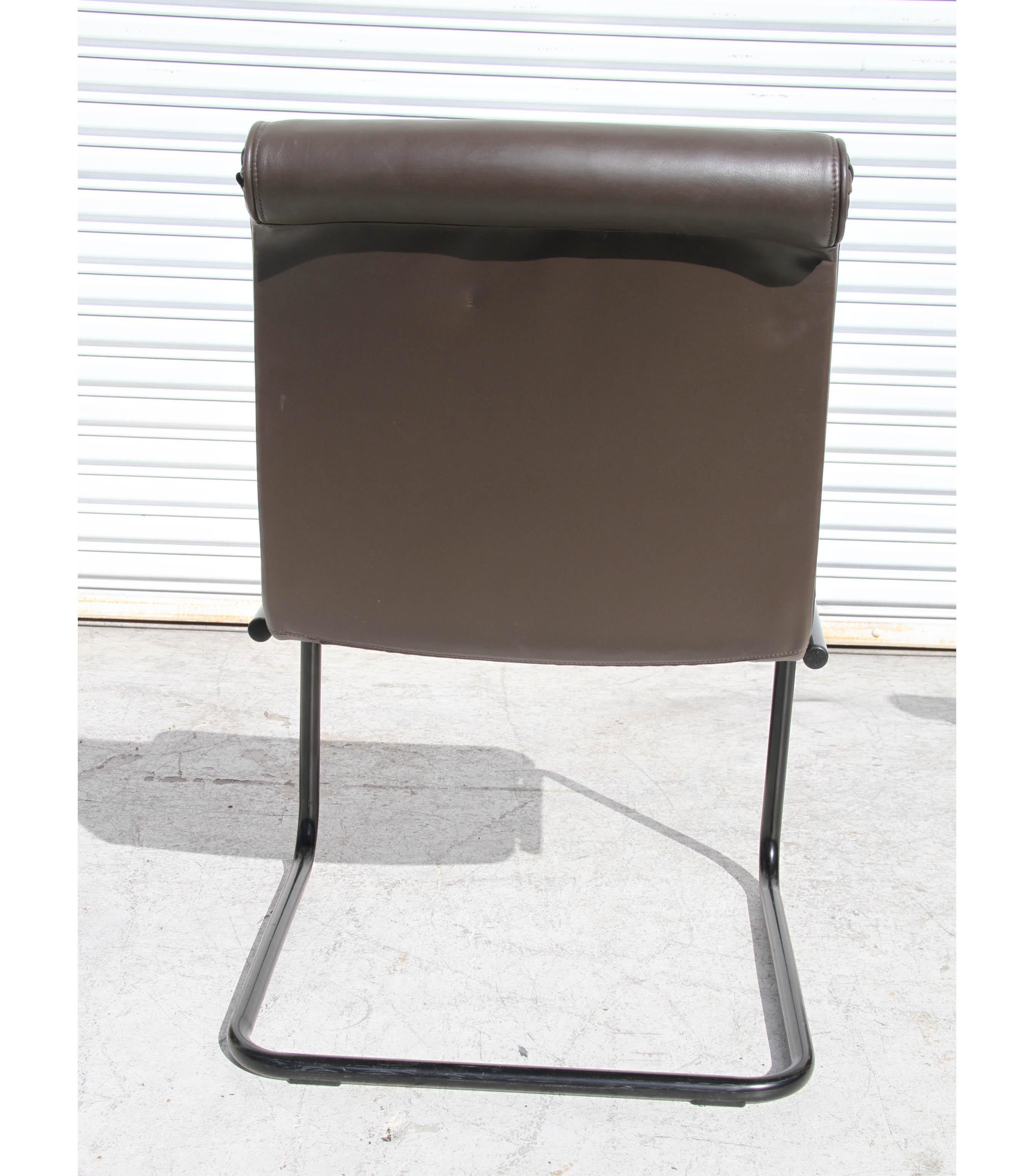 1 Knoll Sapper Visitor Dining Conference Chair Sled Base In Good Condition For Sale In Pasadena, TX