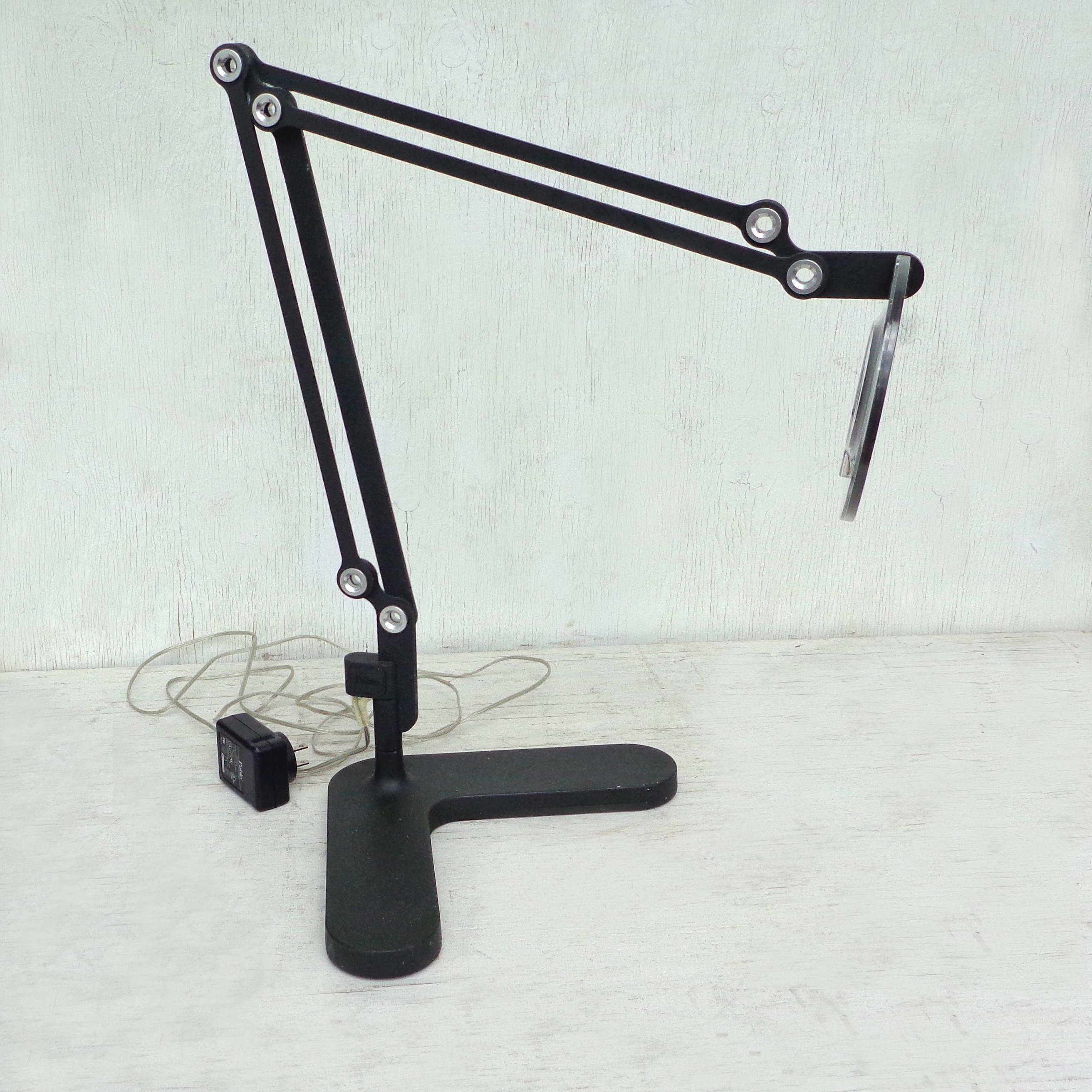 1 link desk lamp by Peter Stathis Pablo Designs

Link modernizes the classic pantograph task lamp, incorporating the most advanced LED lighting technology to date. Designed with a dual-purpose shade/handle, Link seamlessly balances performance and