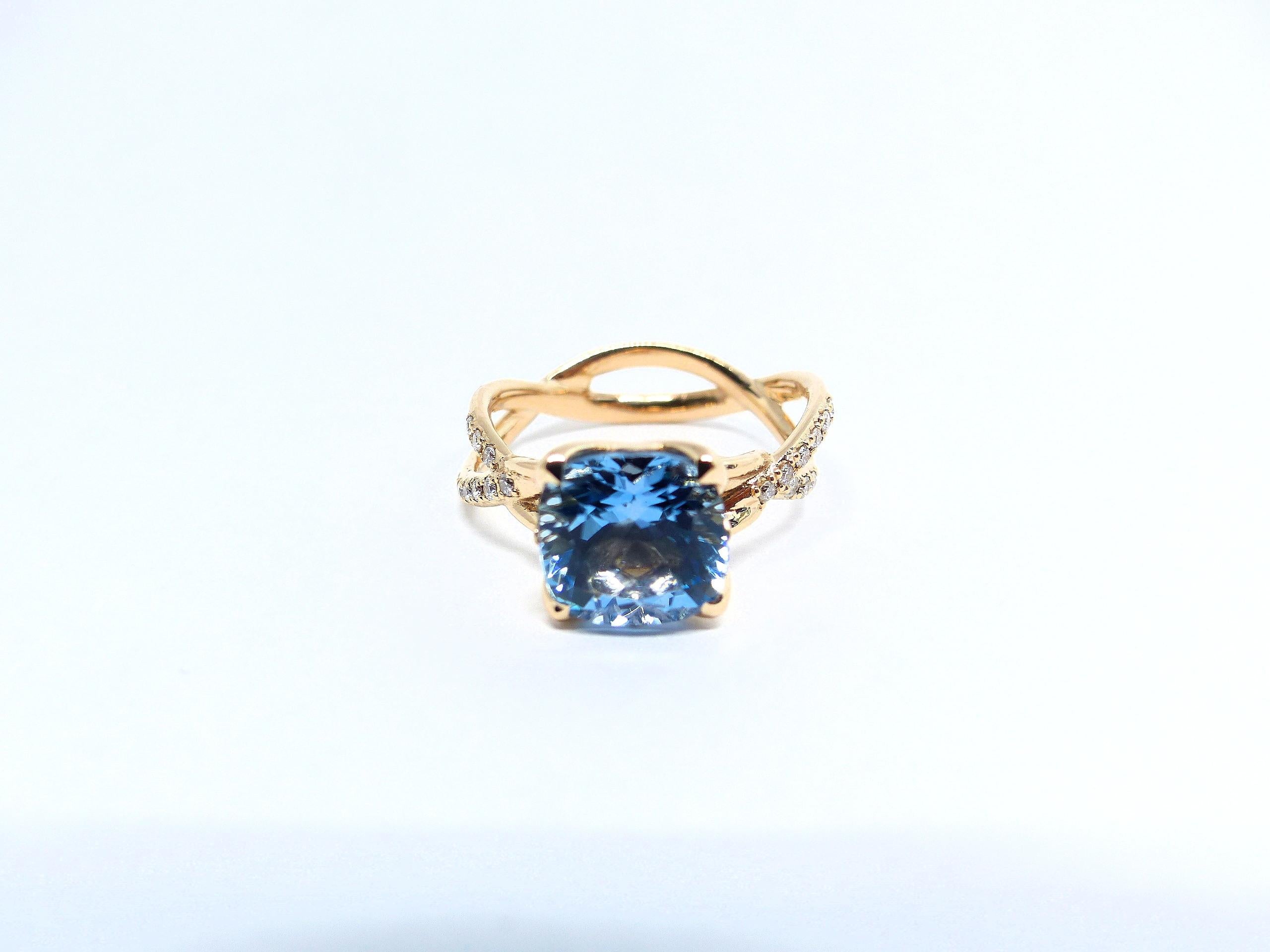 Contemporary Ring in Rose Gold with 1 Aquamarine Cushion Shape 9x9mm and Diamonds. For Sale