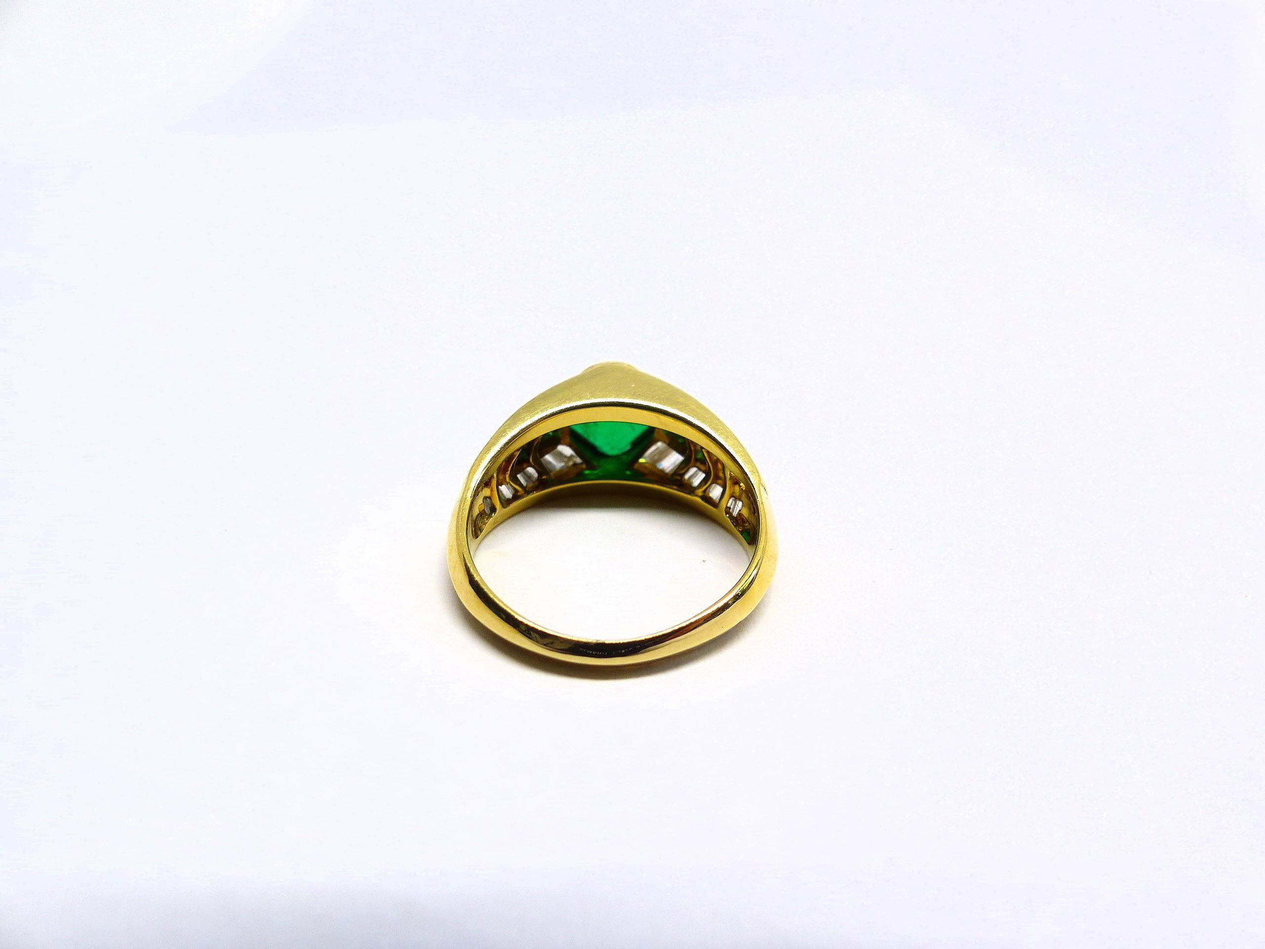 Women's LEYSER 18k Yellow Gold Rare Sandawana No Oil Emerald Diamond Ring For Sale