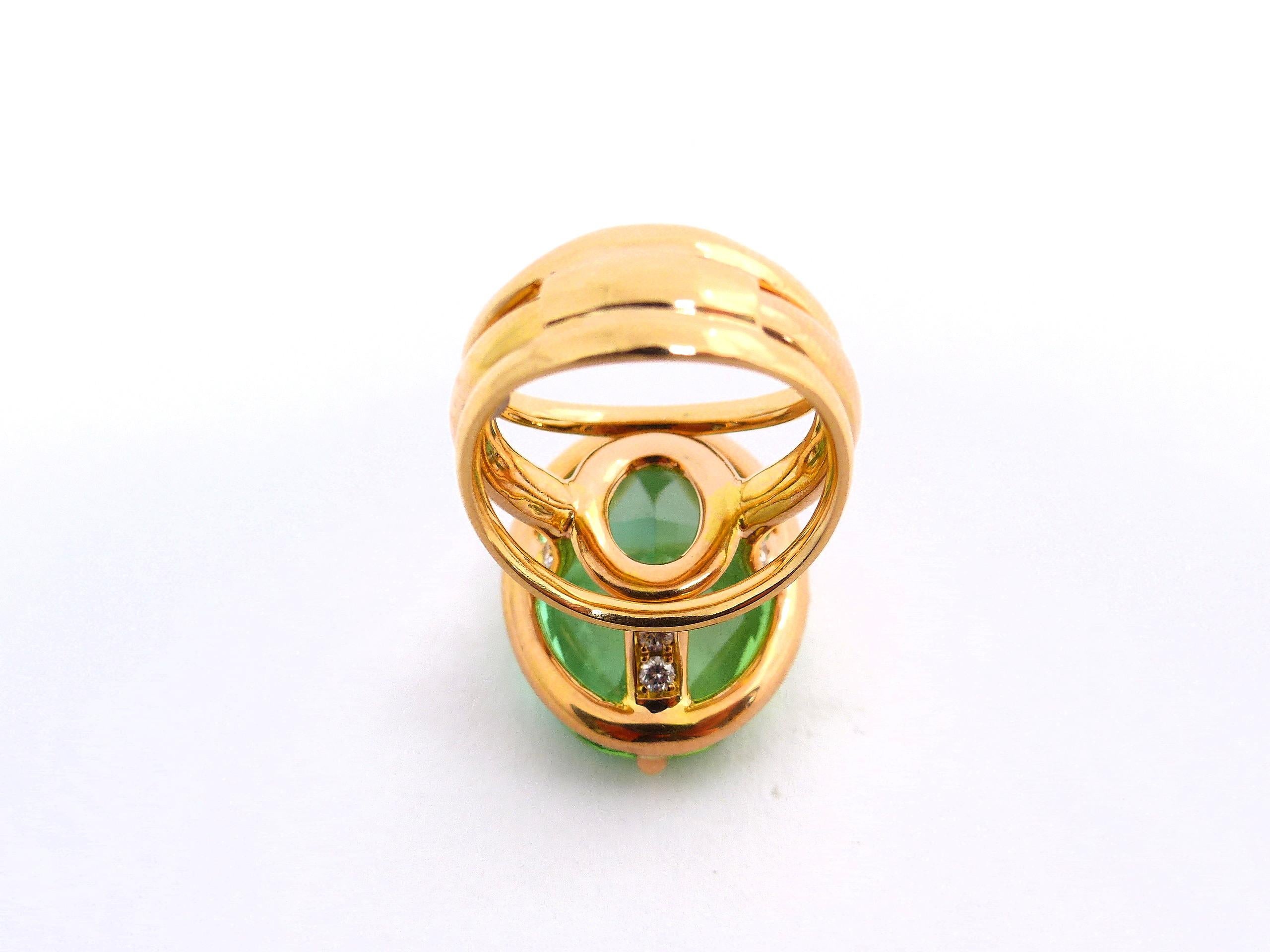 Bague en or rose sertie d'une fine tourmaline verte (ovale, 20,03 carats) et de diamants en vente 6