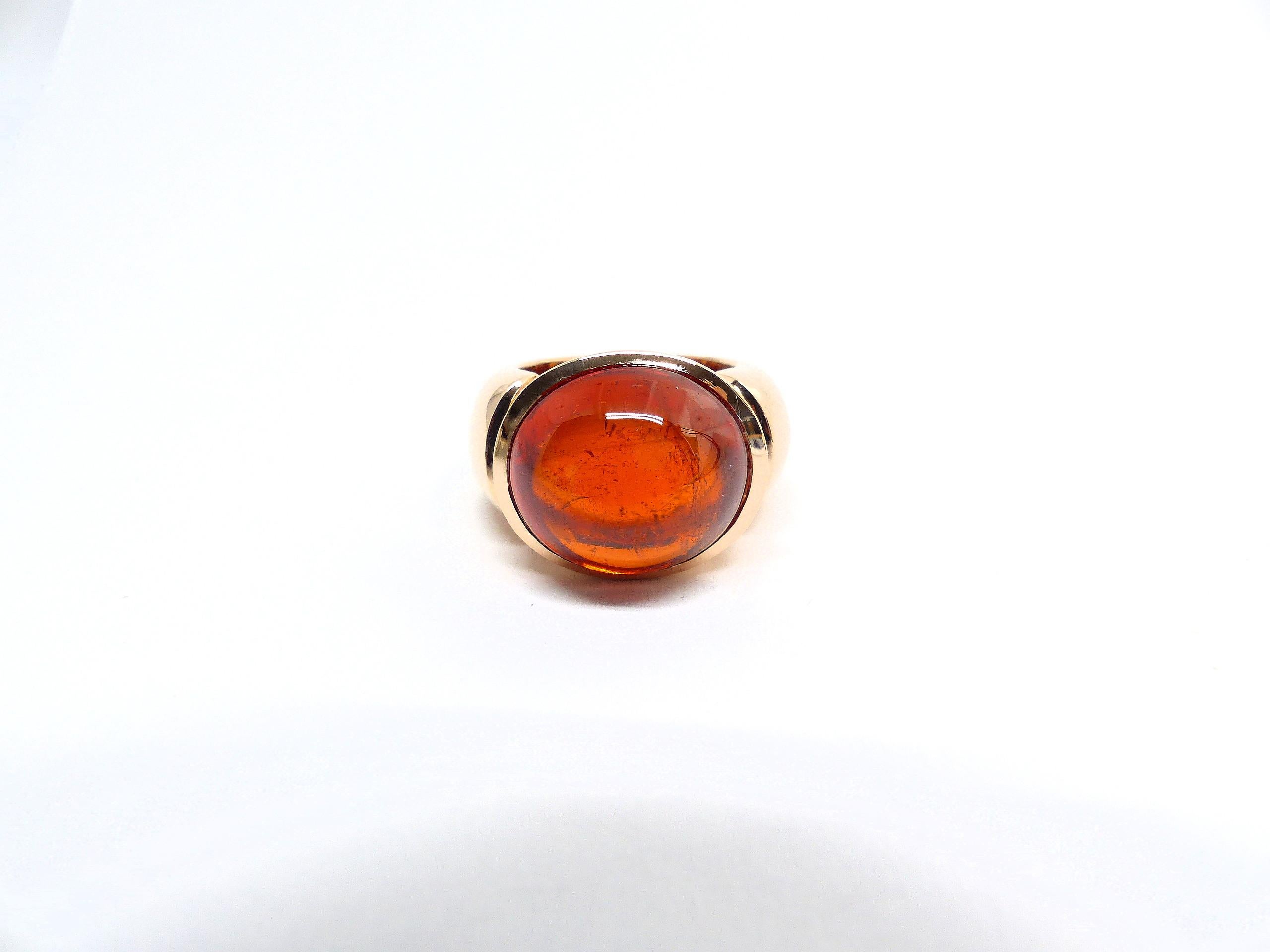 Contemporary Ring in Red Gold with 1 Mandarine Garnet Cabouchon 26, 23ct. For Sale