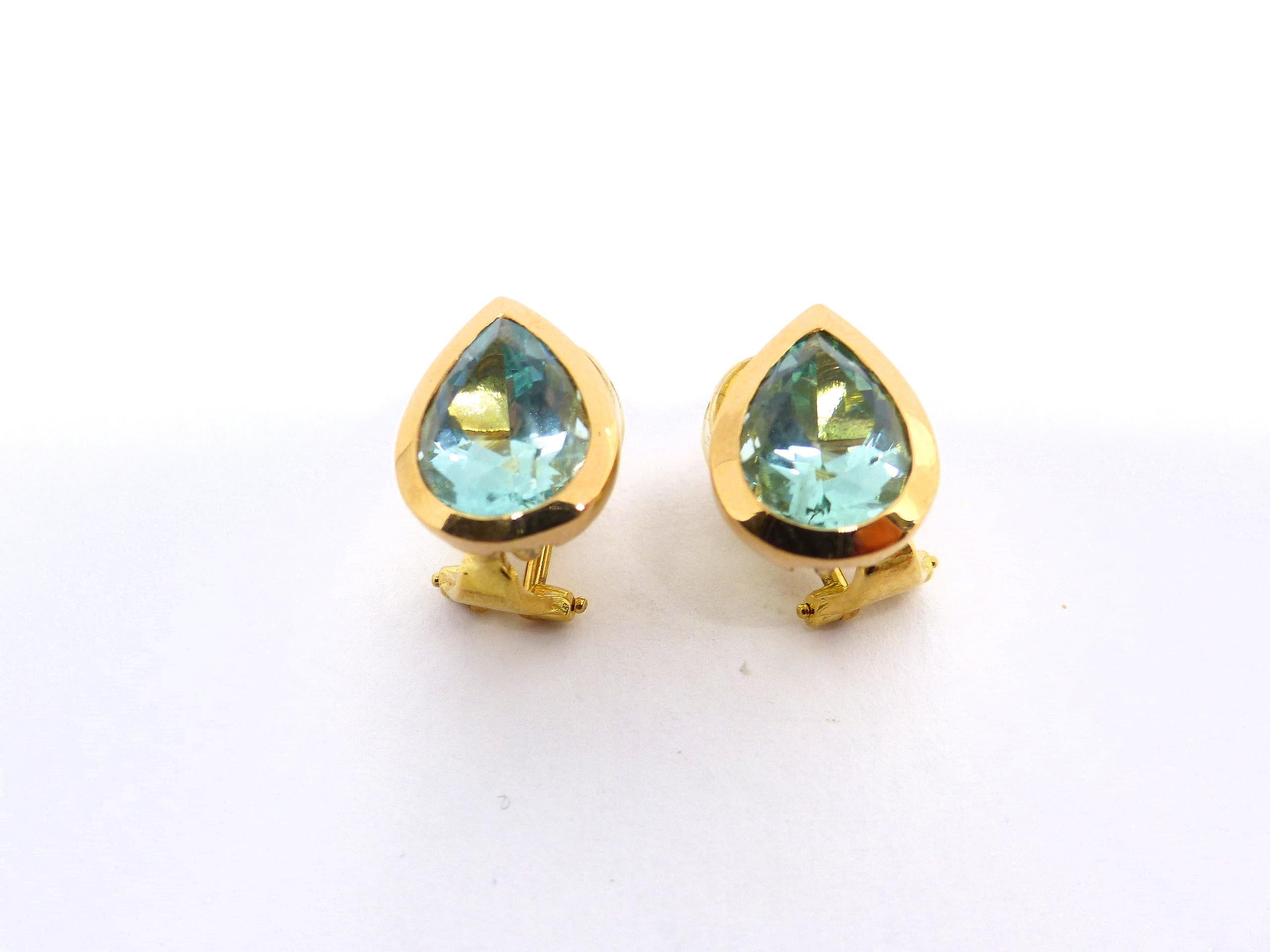 Pear Cut Earrings in Rose Gold 2 green Berylls and 2 Rosequarz Briolets and Diamonds. For Sale