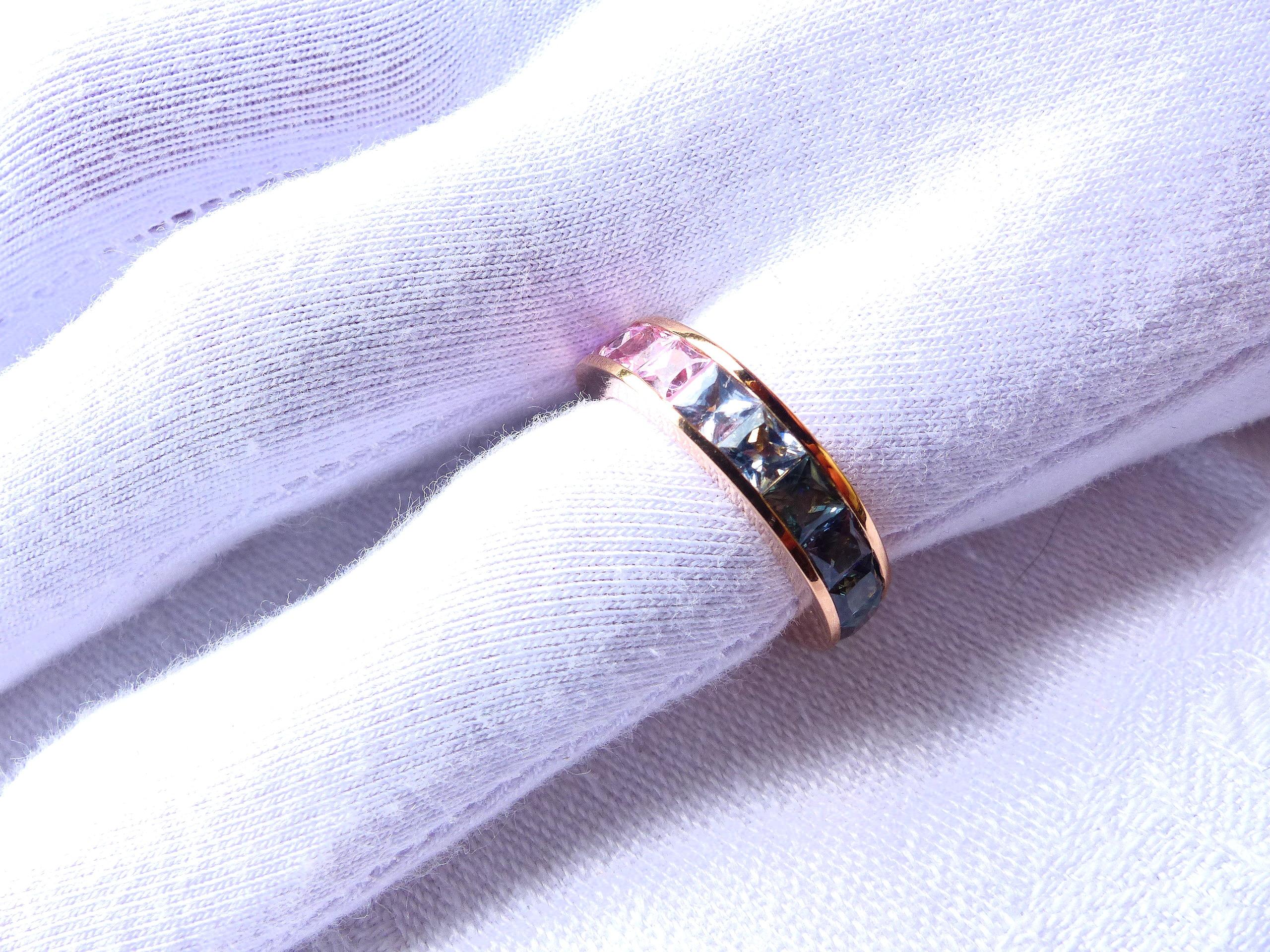 Ring in Rose Gold with 21 Multi-Color Sapphires 4, 04ct.  In New Condition For Sale In Idar-Oberstein, DE