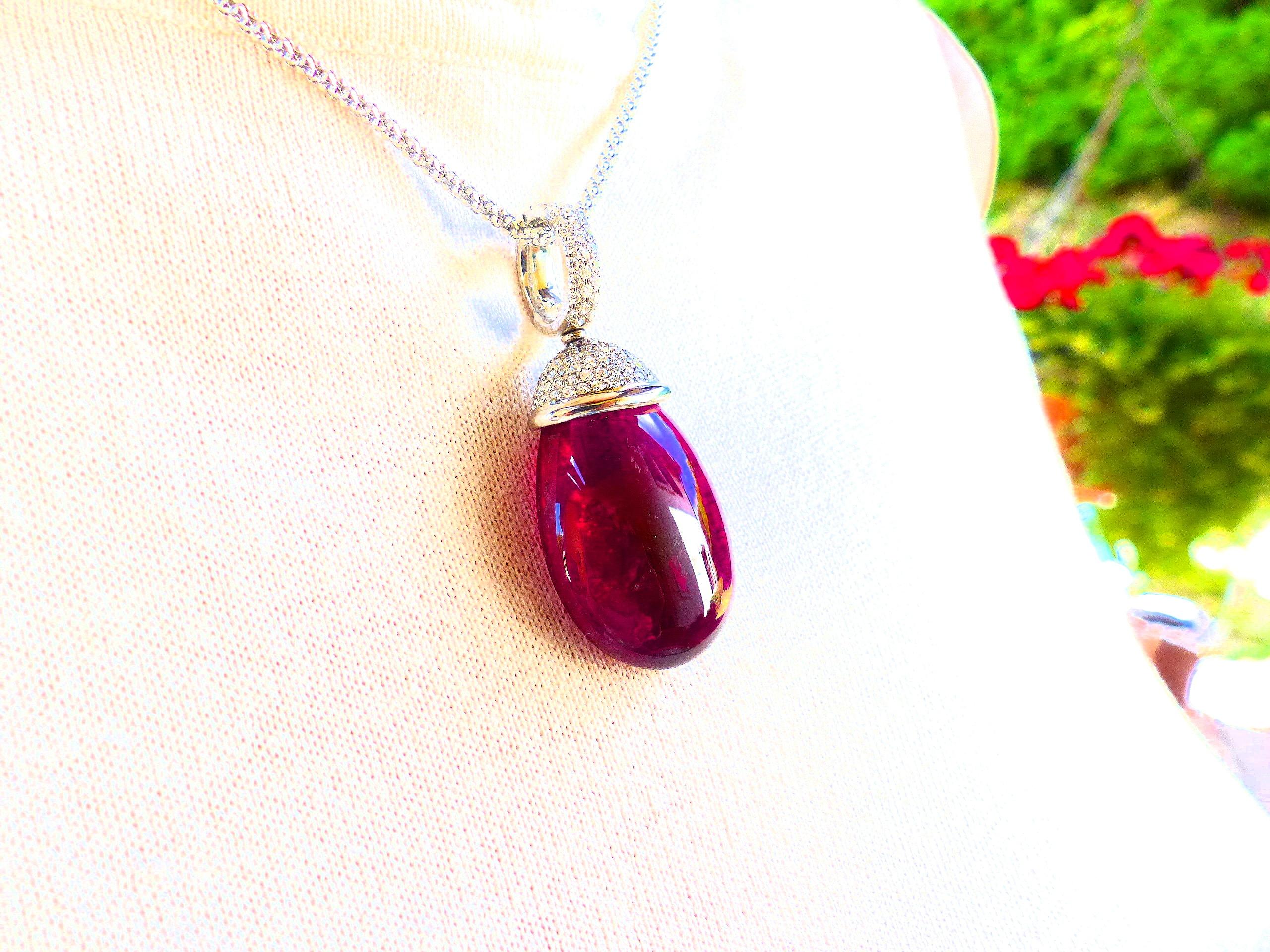 Pendant in White Gold with 1 Rubelite Briolett 26, 92ct. and Diamonds  In New Condition For Sale In Idar-Oberstein, DE