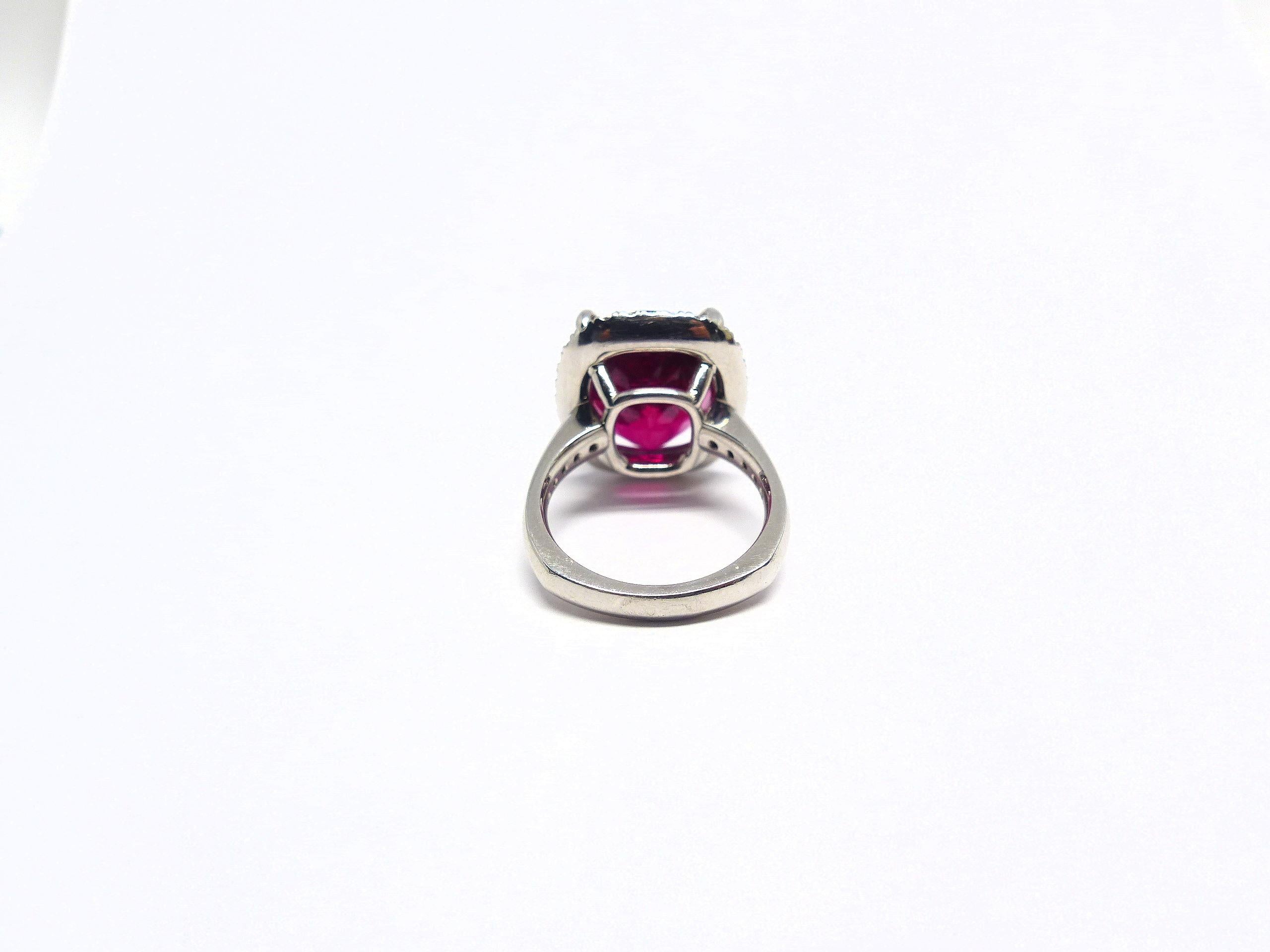 Ring in White Gold with 1 Rubellite 12, 90ct. and 42 Diamonds 0, 55ct.. For Sale 2