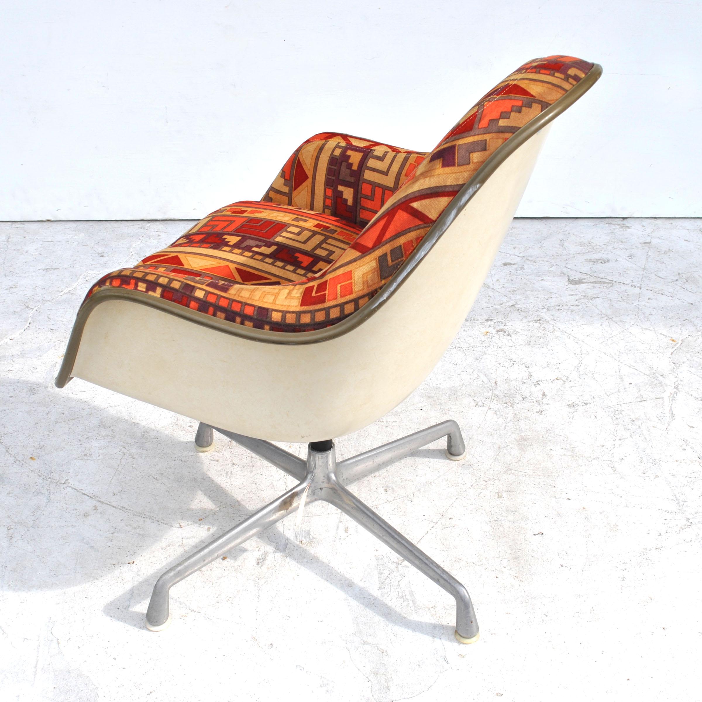 American '1' Midcentury Herman Miller Eames EC-178 Shell Management Chair