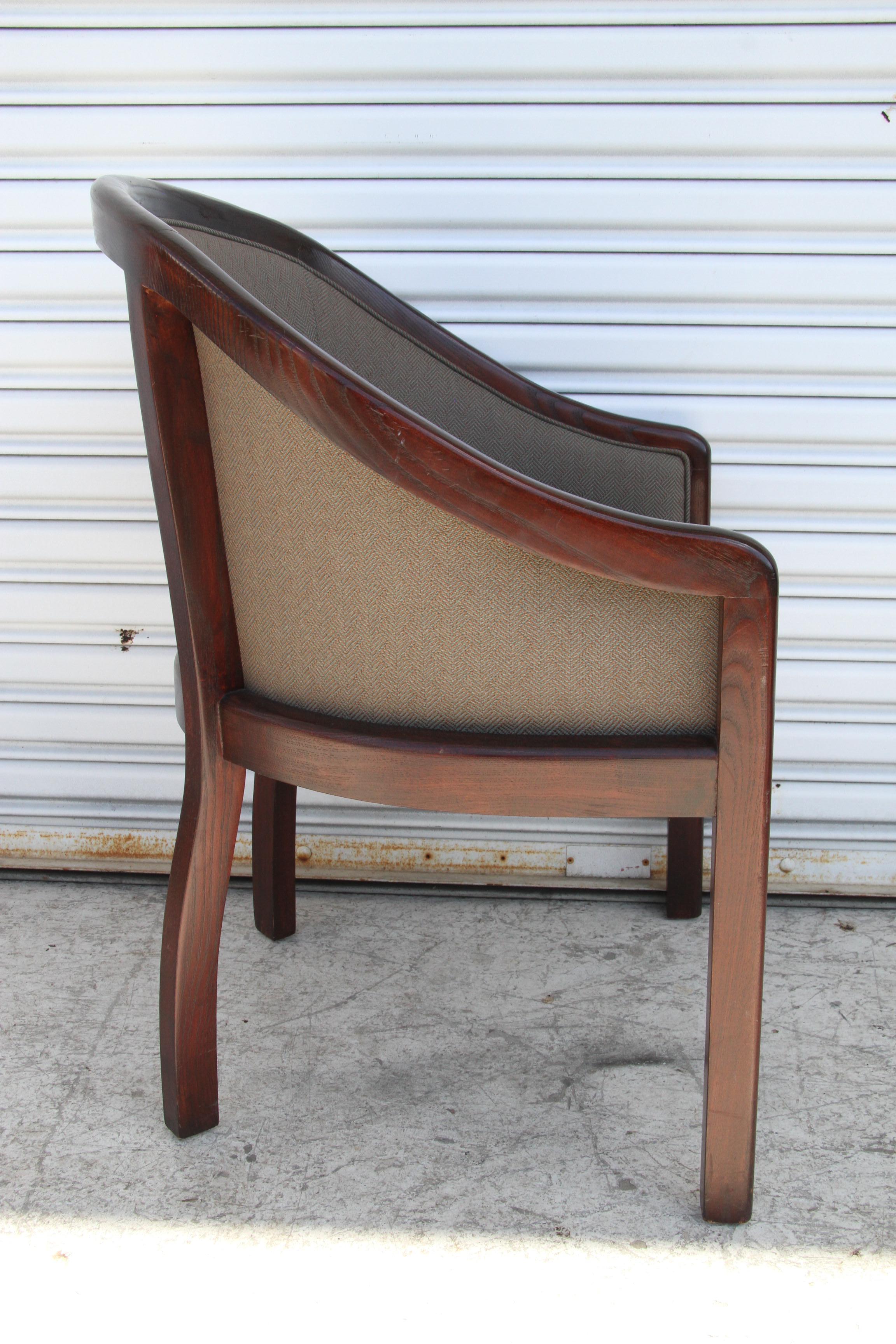 1 Mid Century Jack Lenor Larsen Barrel Chair (Walnuss)