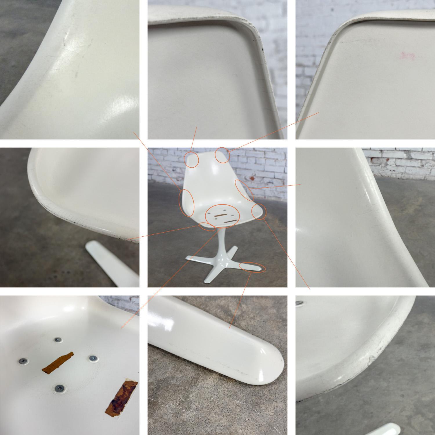1 Chaise d'appoint Tulip moderne du milieu du siècle dernier, coquillage blanc et coussins noirs par Burke en vente 1