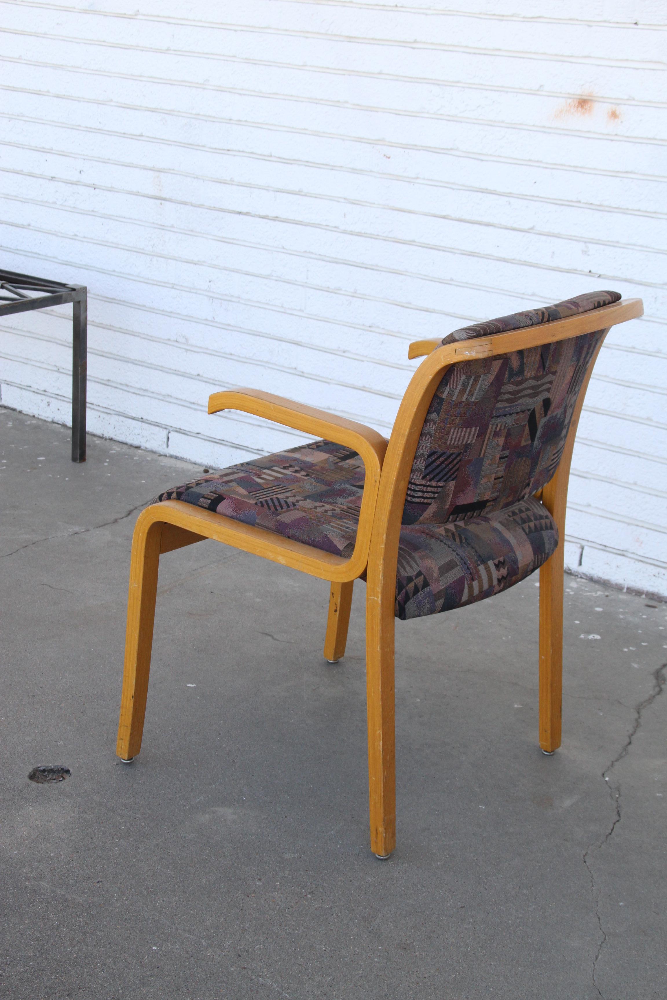 1 Mid Century Thonet Bentwood Dining Chair 12 available In Good Condition For Sale In Pasadena, TX