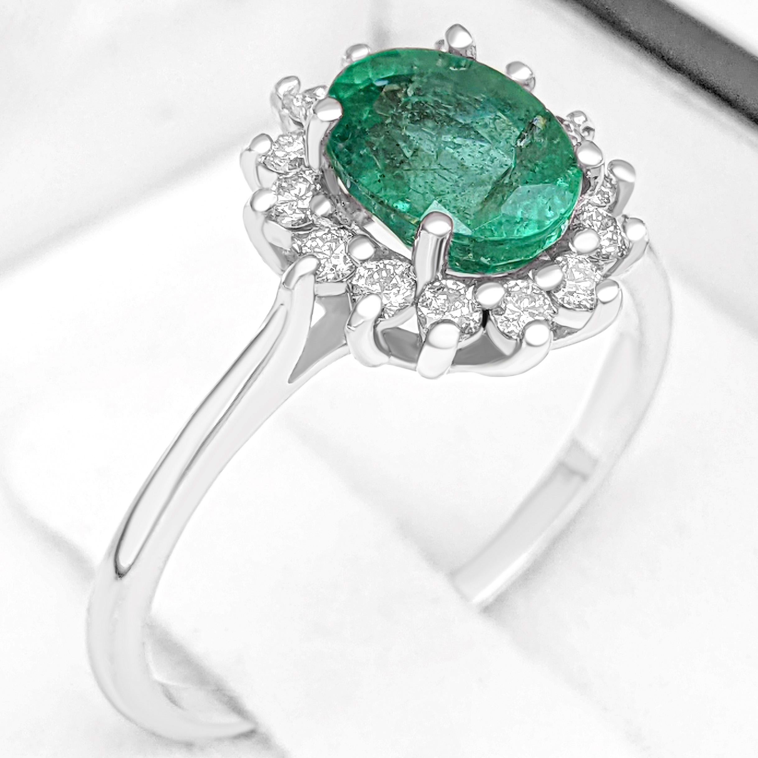 $1 No Reserve! 1.32 Carat Emerald & 0.30ct Diamonds Halo, 14k White Gold Ring In New Condition In Ramat Gan, IL