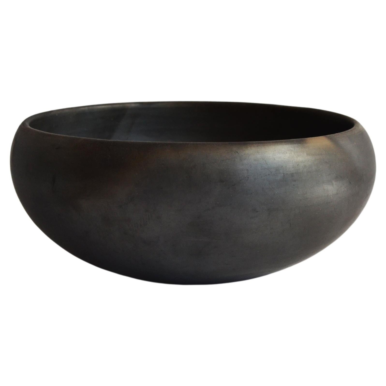 1 bol en argile noire oaxacaine de 19 cm fait à la main, grès barro noir et oaxaca bruni en vente