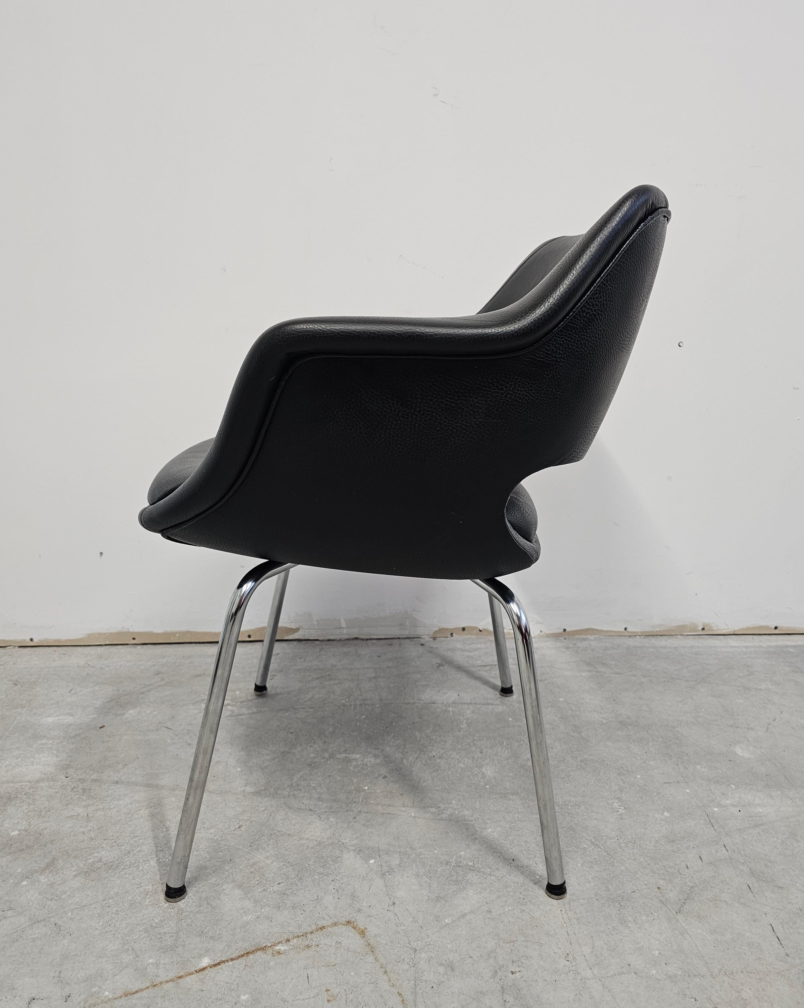 1 of 10 Kilta Chairs designed by Olli Mannerma for Martela in 1955 For Sale 4