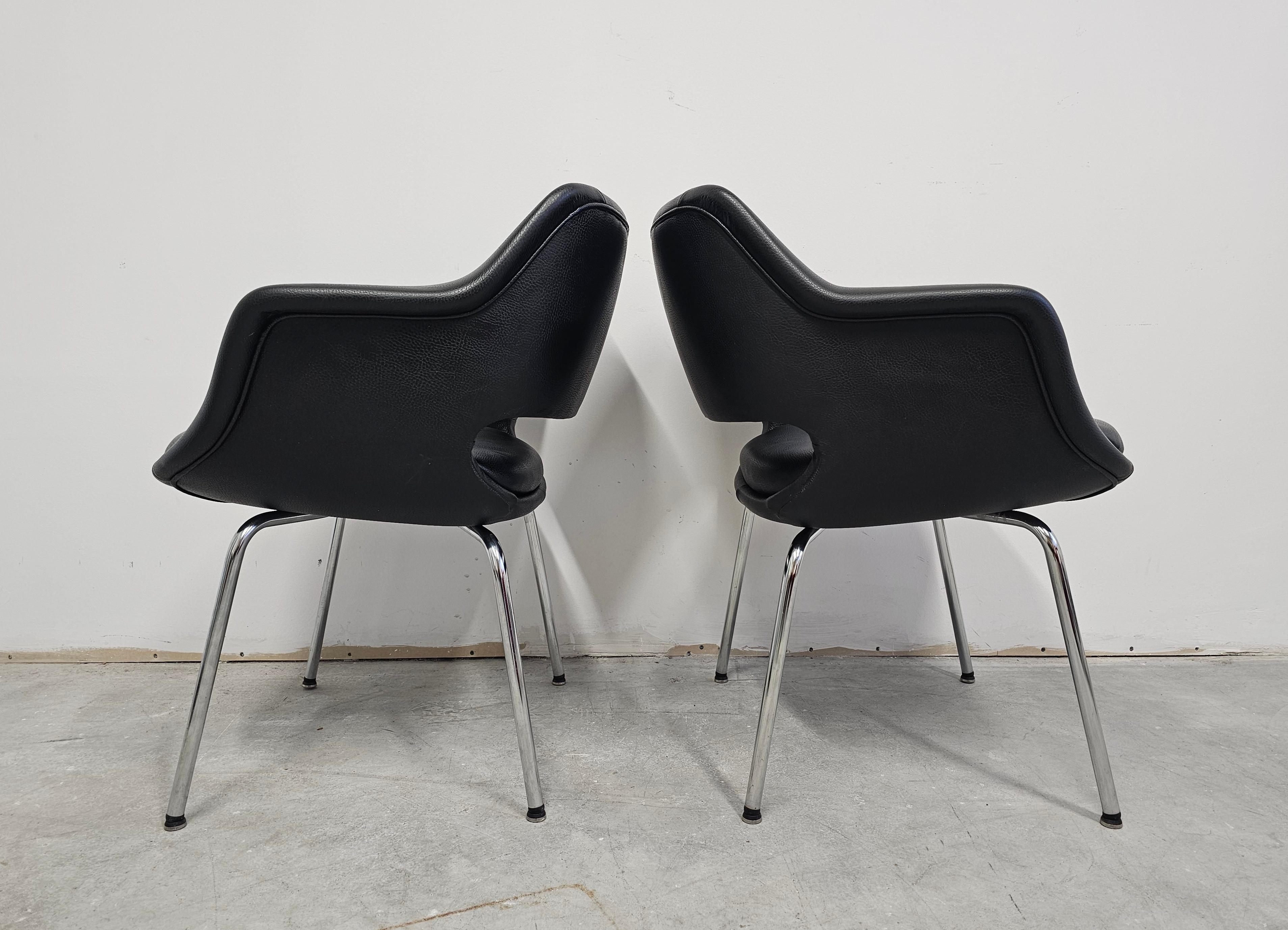 1 of 10 Kilta Chairs designed by Olli Mannerma for Martela in 1955 For Sale 5
