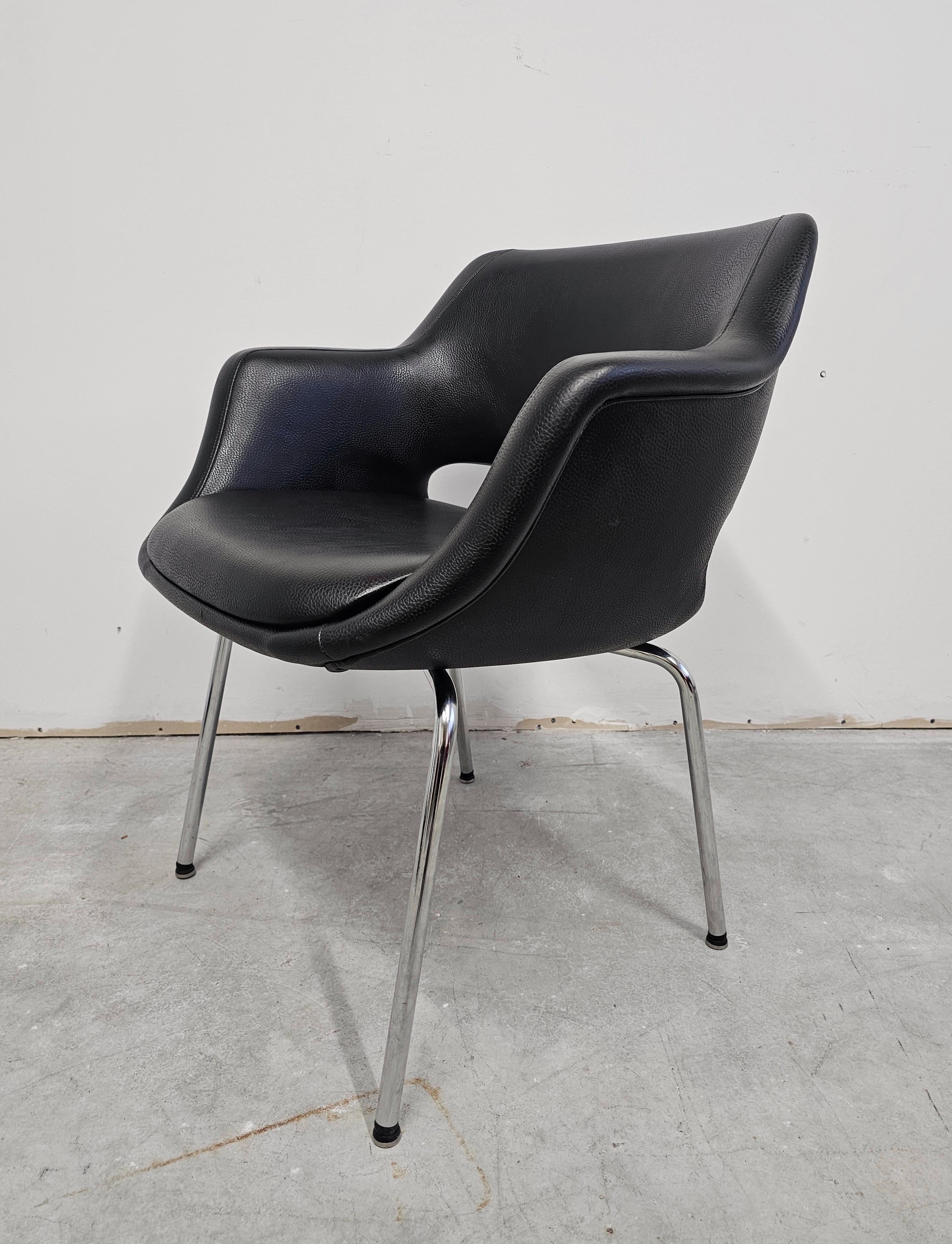 1 of 10 Kilta Chairs designed by Olli Mannerma for Martela in 1955 For Sale 6