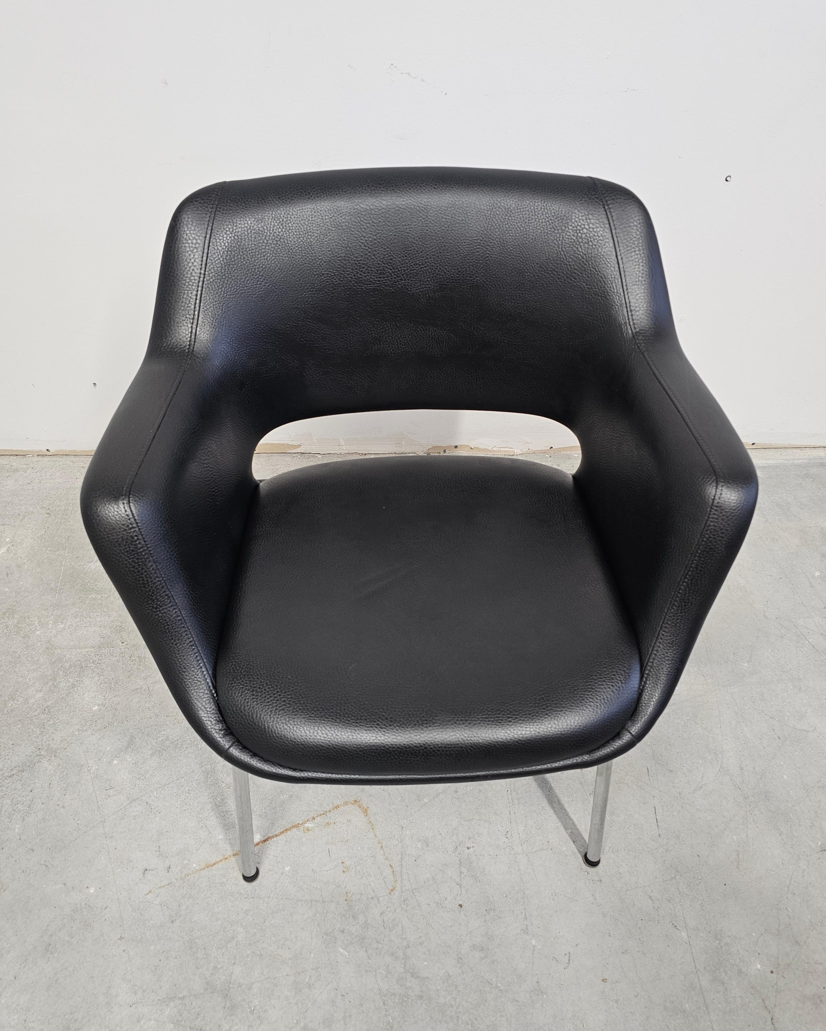 1 of 10 Kilta Chairs designed by Olli Mannerma for Martela in 1955 For Sale 8