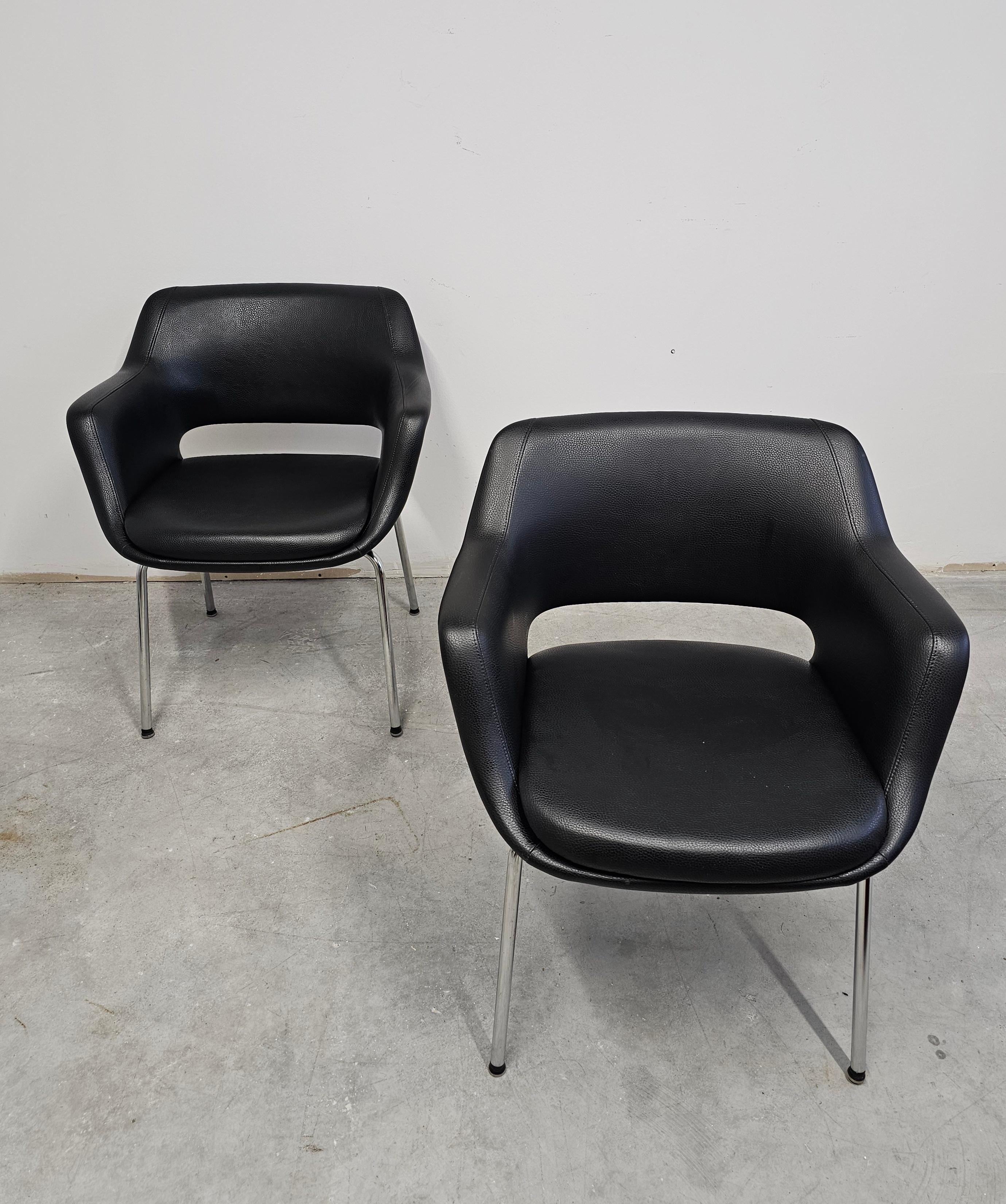 Mid-20th Century 1 of 10 Kilta Chairs designed by Olli Mannerma for Martela in 1955 For Sale