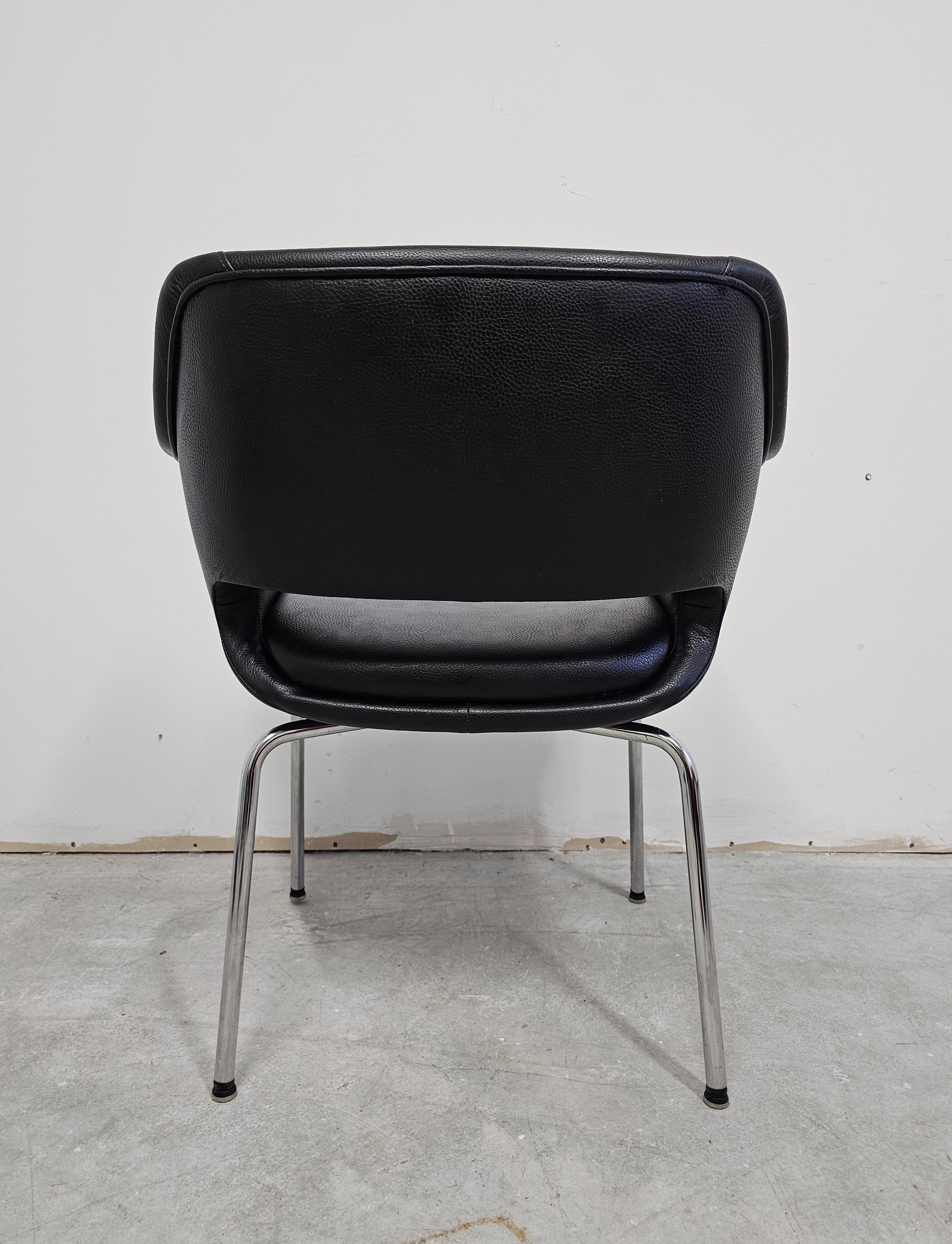 1 of 10 Kilta Chairs designed by Olli Mannerma for Martela in 1955 For Sale 2