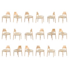 1 des plus de 100 chaises de salle à manger Egon Eiermann SE 119, en peau de mouton tibétaine écru
