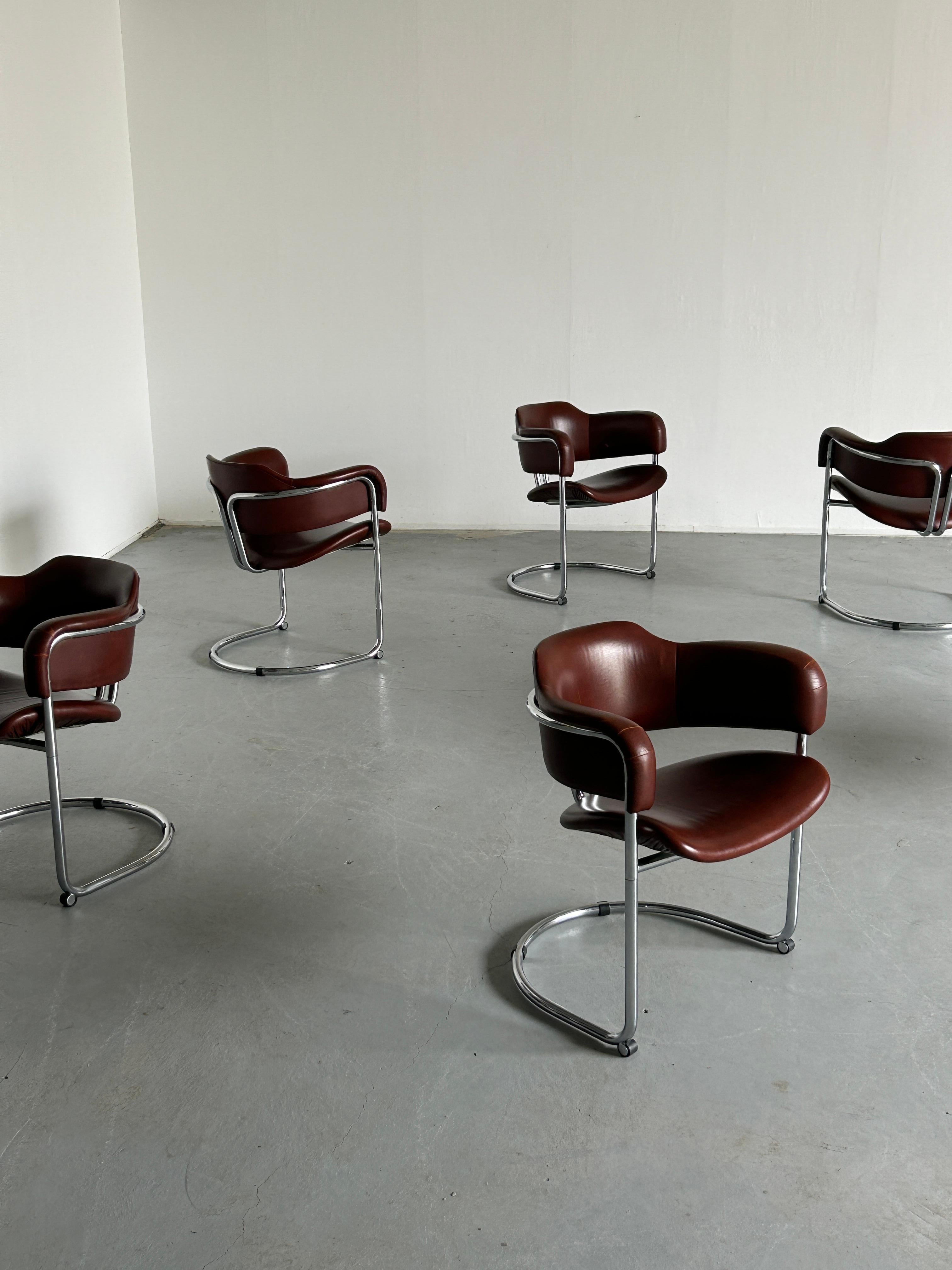 Mid-Century Modern 1 of 12 Italian Executive Cantilever Armchairs in Style of Vittorio Introini