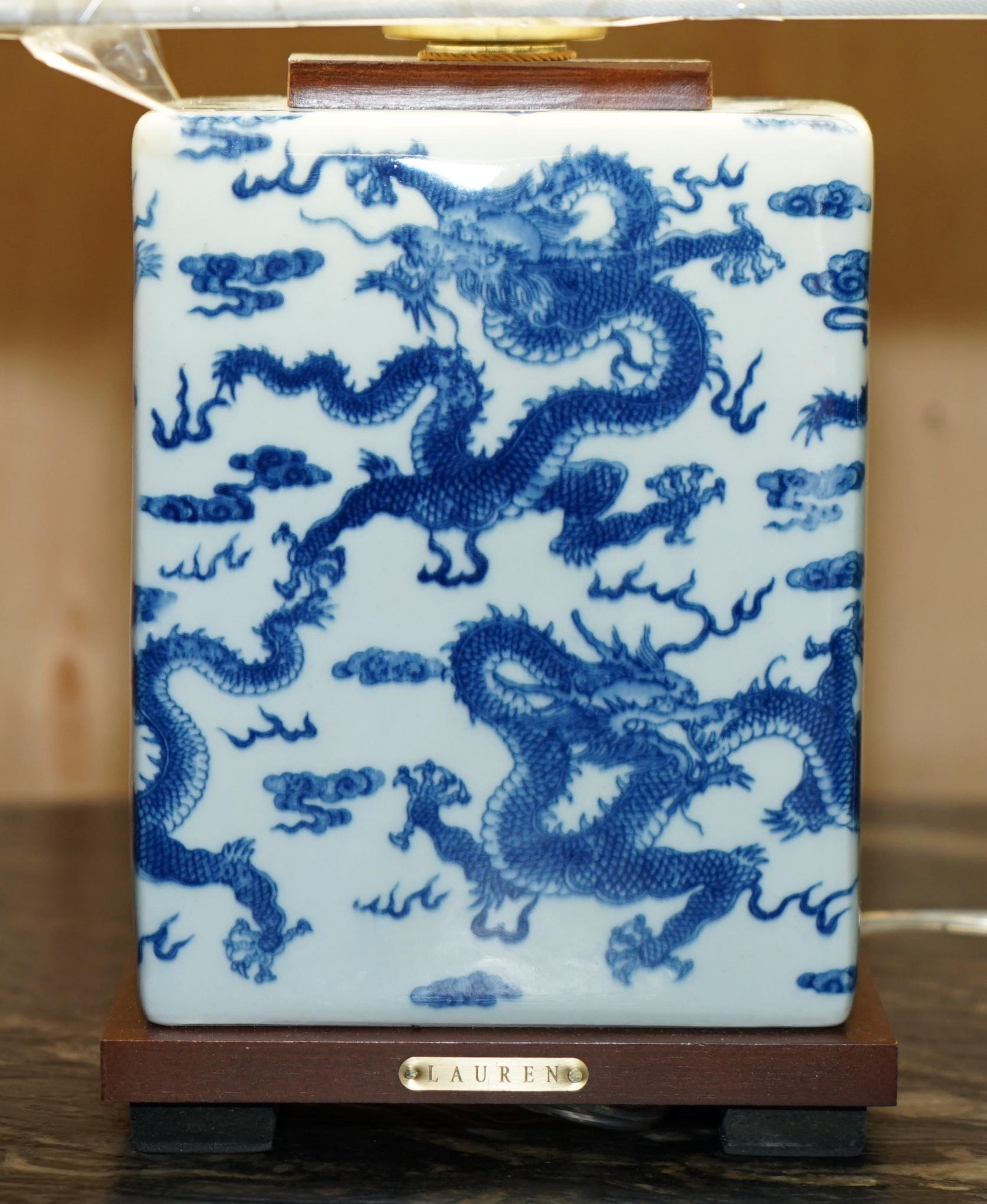 1 DE 12 NUEVA EN LA CAJA RALPH LAUREN PORCELANA COBALT CHiNESE DRAGON LÁMPARA DE MESA en Excelente estado para la venta en West Sussex, Pulborough