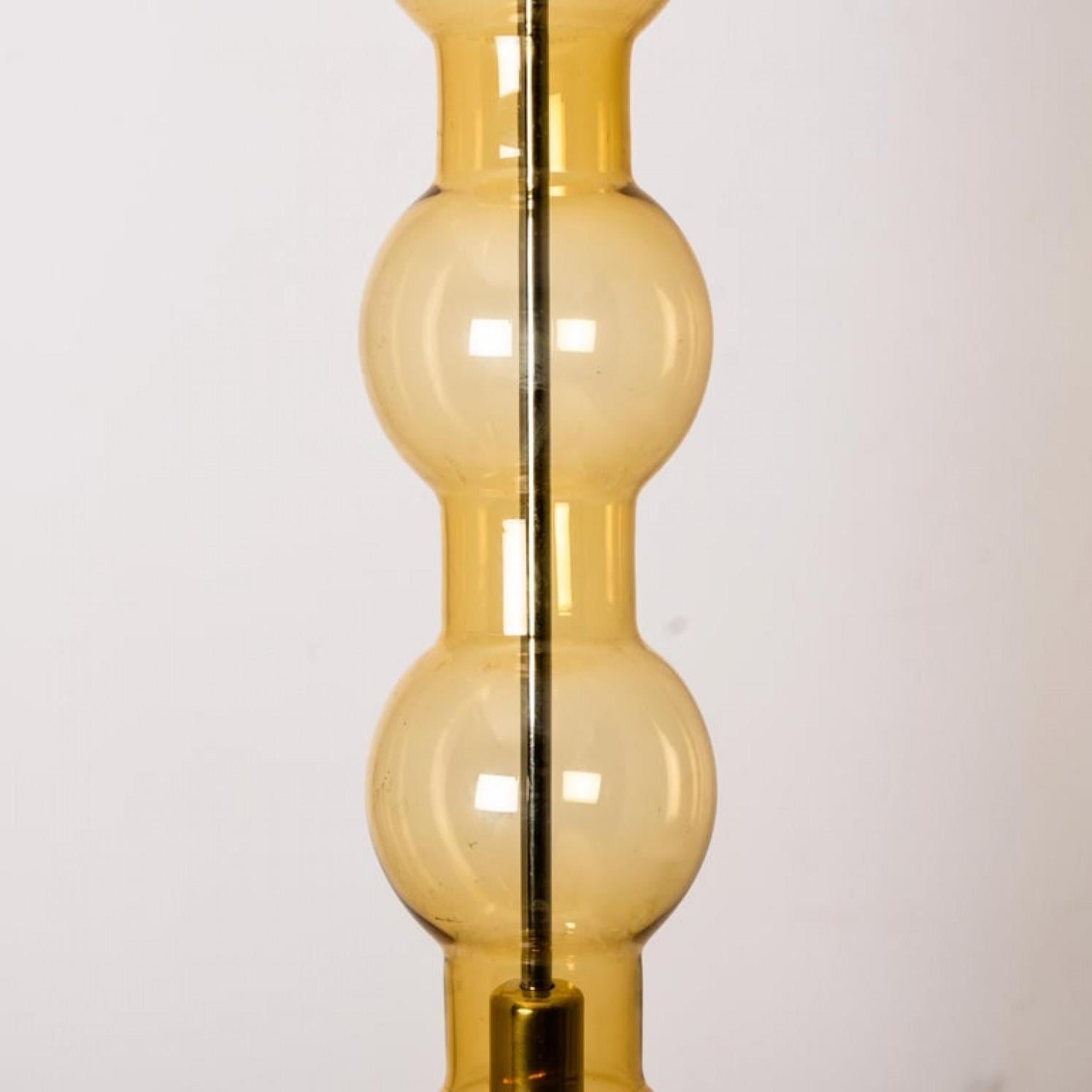1 von 14 Bernstein-Medaillon-Leuchten aus Glas, Doria, 1960er Jahre im Angebot 1