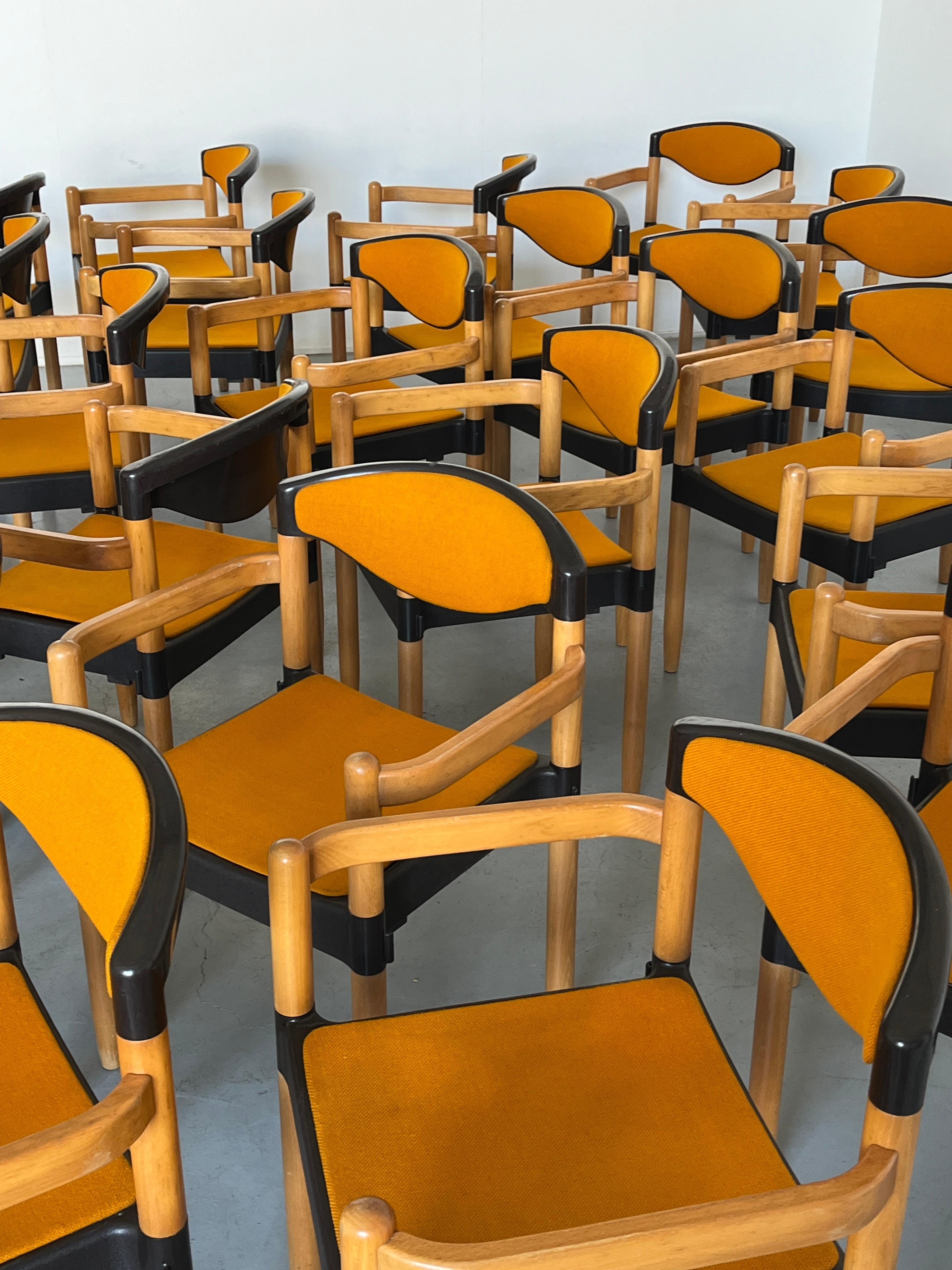 1 des 19 fauteuils empilables Strax de Hartmut Lohmeyer pour Casala, années 80 en vente 3