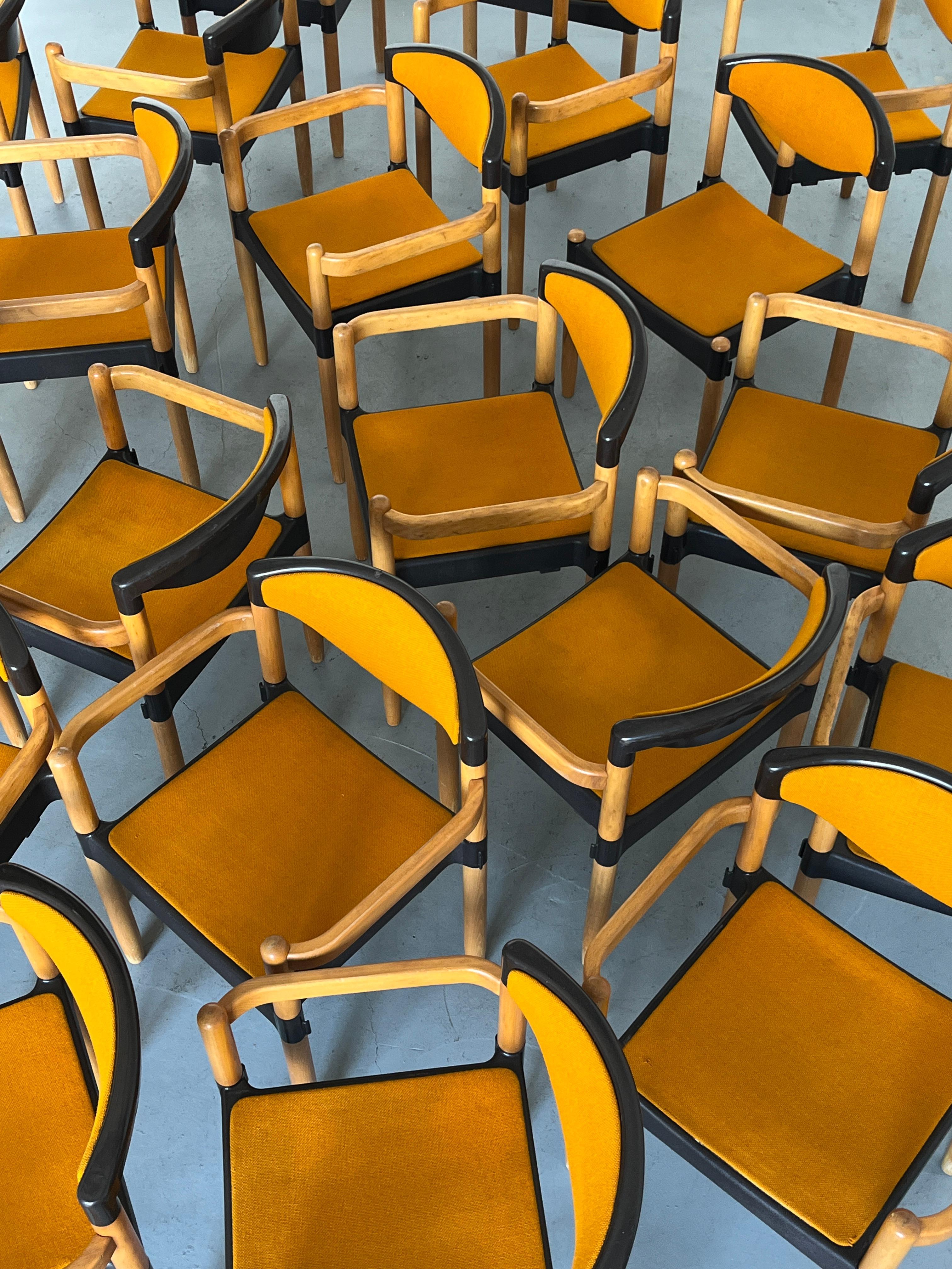 1 des 19 fauteuils empilables Strax de Hartmut Lohmeyer pour Casala, années 80 en vente 4