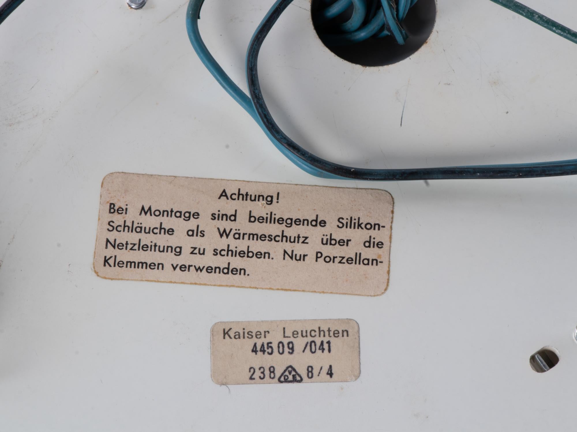 Laiton 1 'of 2' 1960s Allemagne Kaiser Flush Mount Ceiling Lamp Murano Glass & Brass en vente