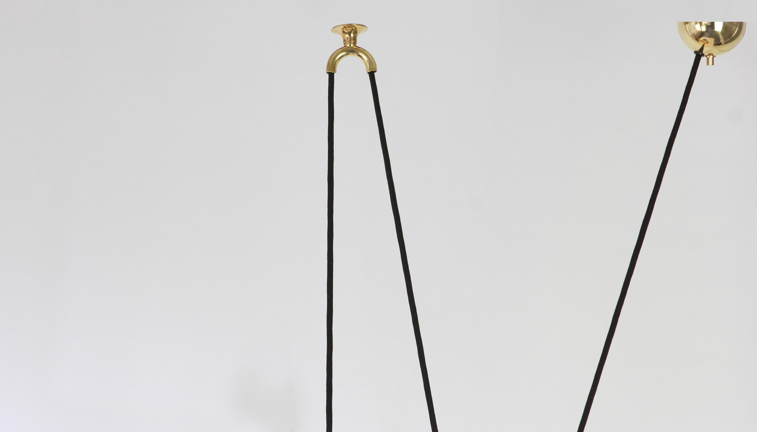 1 of 2 Adjustable Brass Counterweight Pendant Light by Florian Schulz, Germany In Good Condition In Aachen, NRW