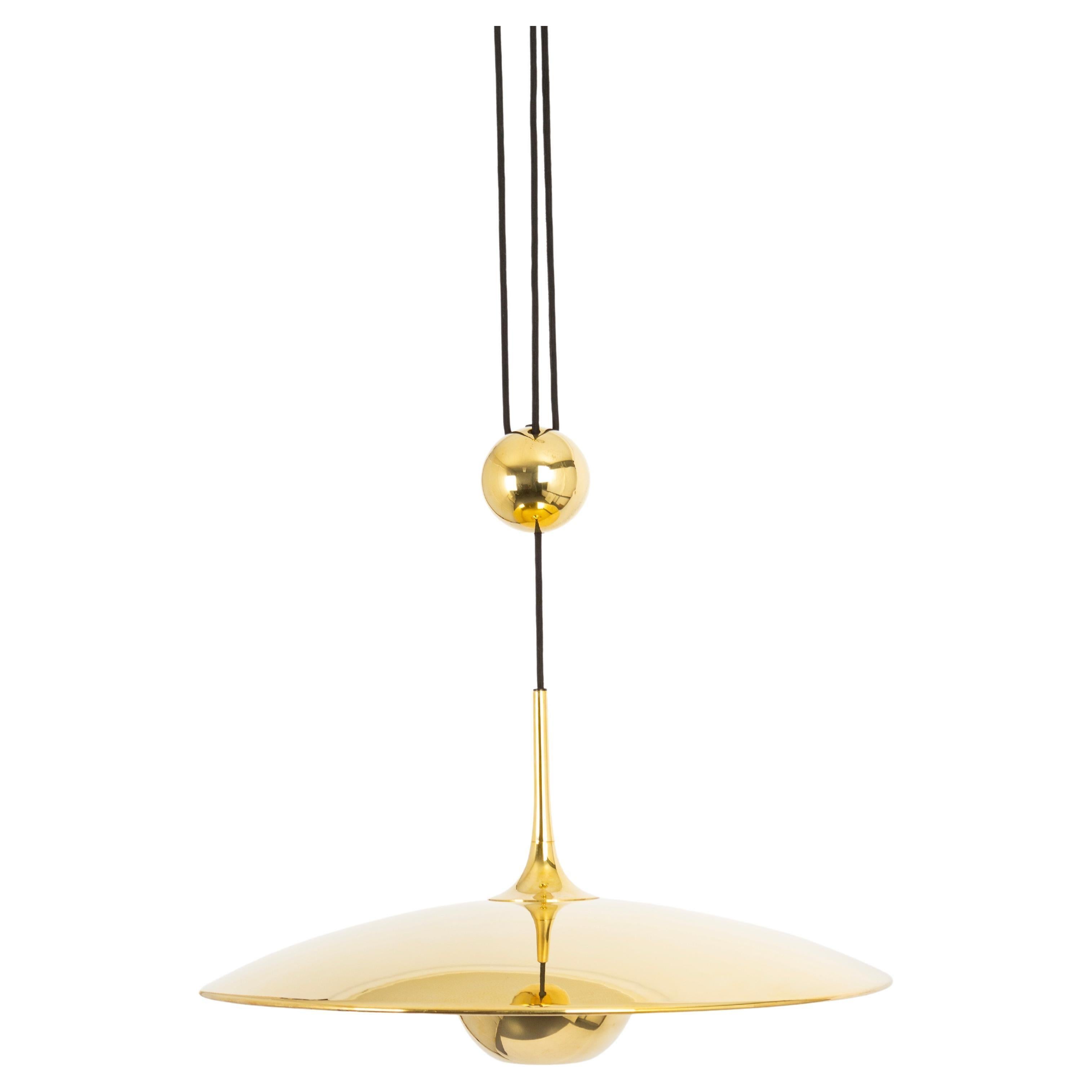 Fine XX secolo 1 di 2 Lampada a sospensione regolabile a contrappeso in ottone Onos di Florian Schulz, anni '70 in vendita