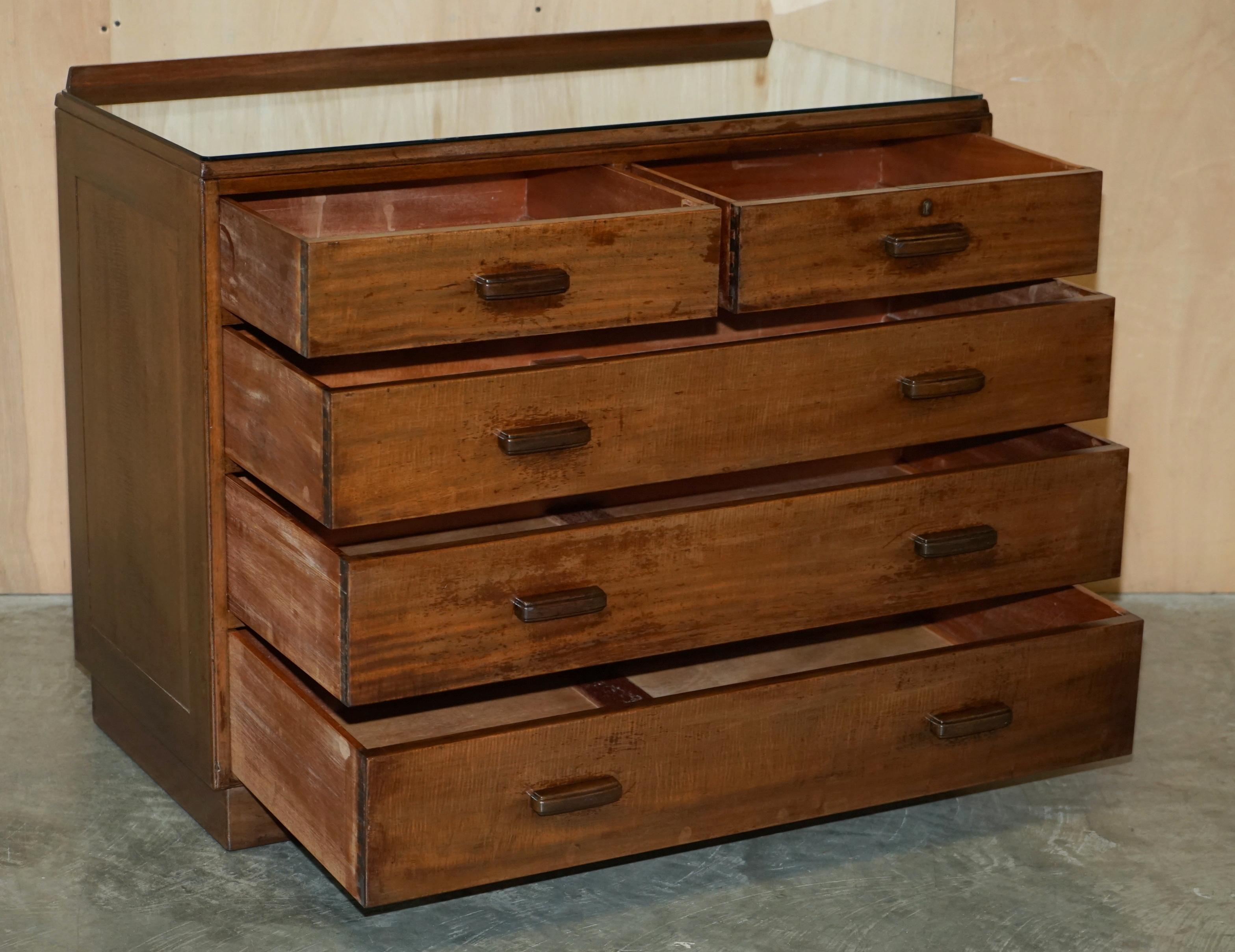 Alfred COX Mid-Century Modern Chests of Drawers Circa 1952 English Oak For Sale 5