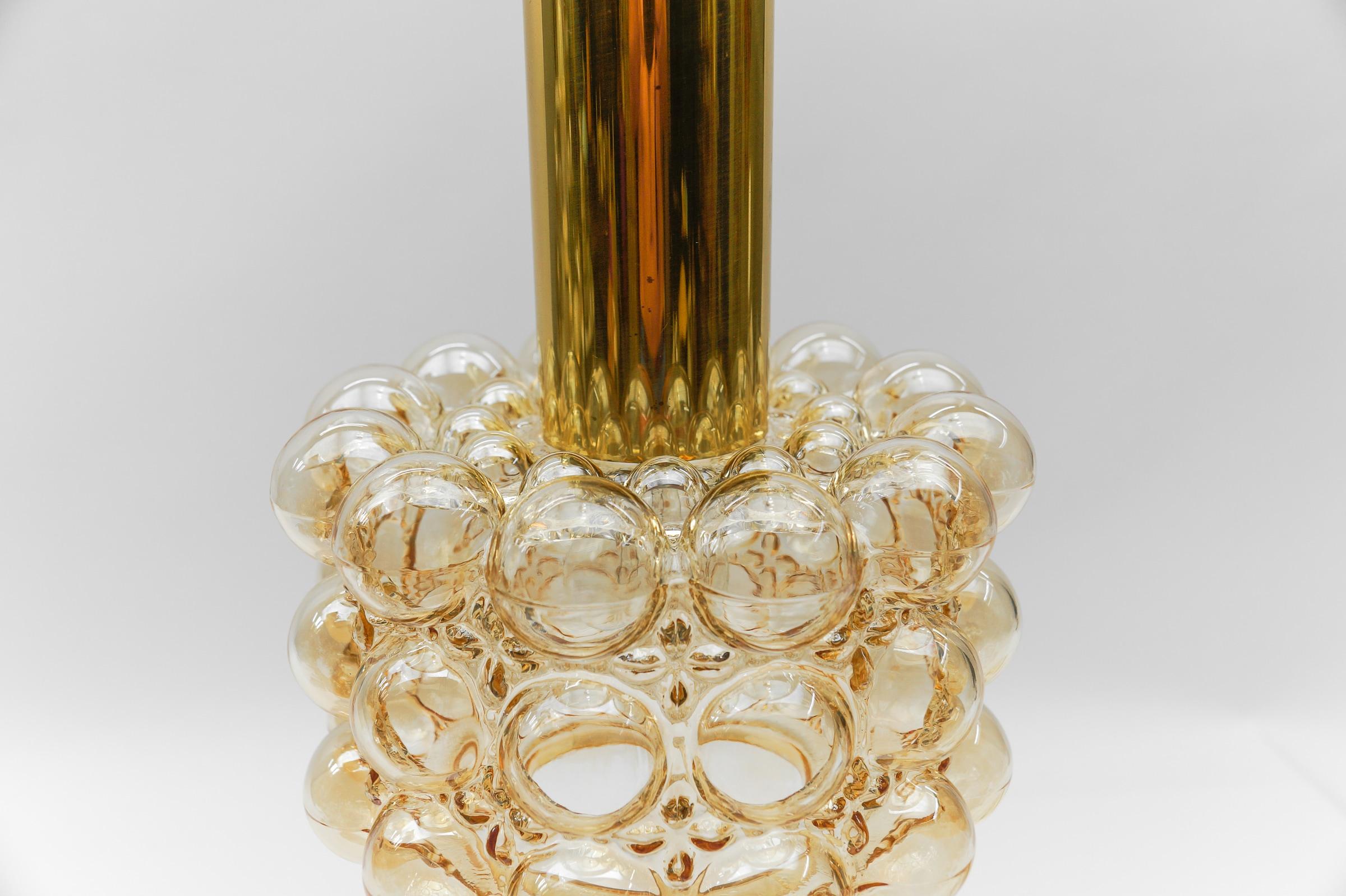 1 des 2 plafonniers en verre bullé ambré d'Helena Tynell pour Limburg, Allemagne 196 en vente 5