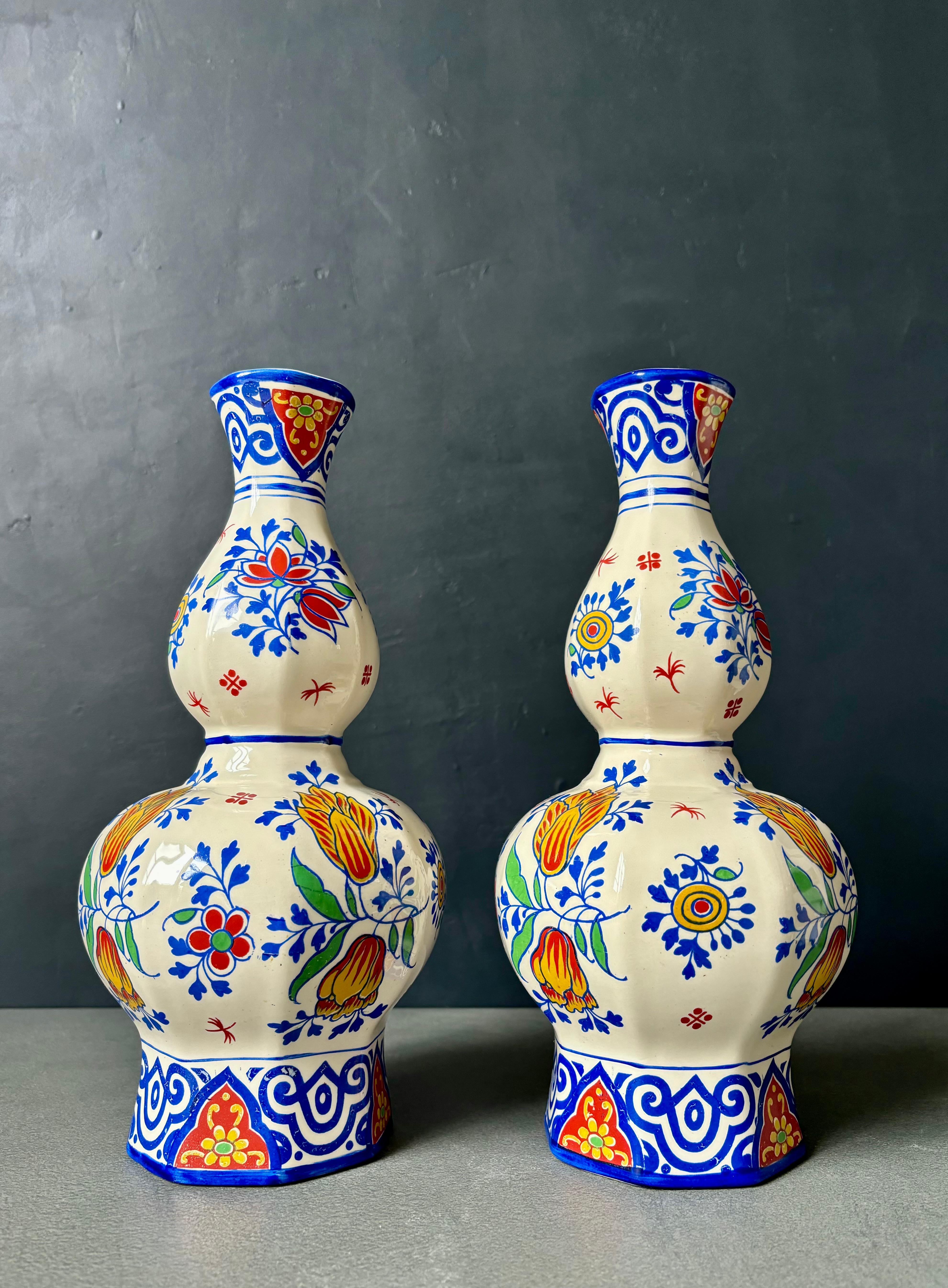 Dipinto a mano 1 of 2 Vaso antico 1920 Boch Fréres Keramis Art Nouveau Delft Faience, Belgio in vendita