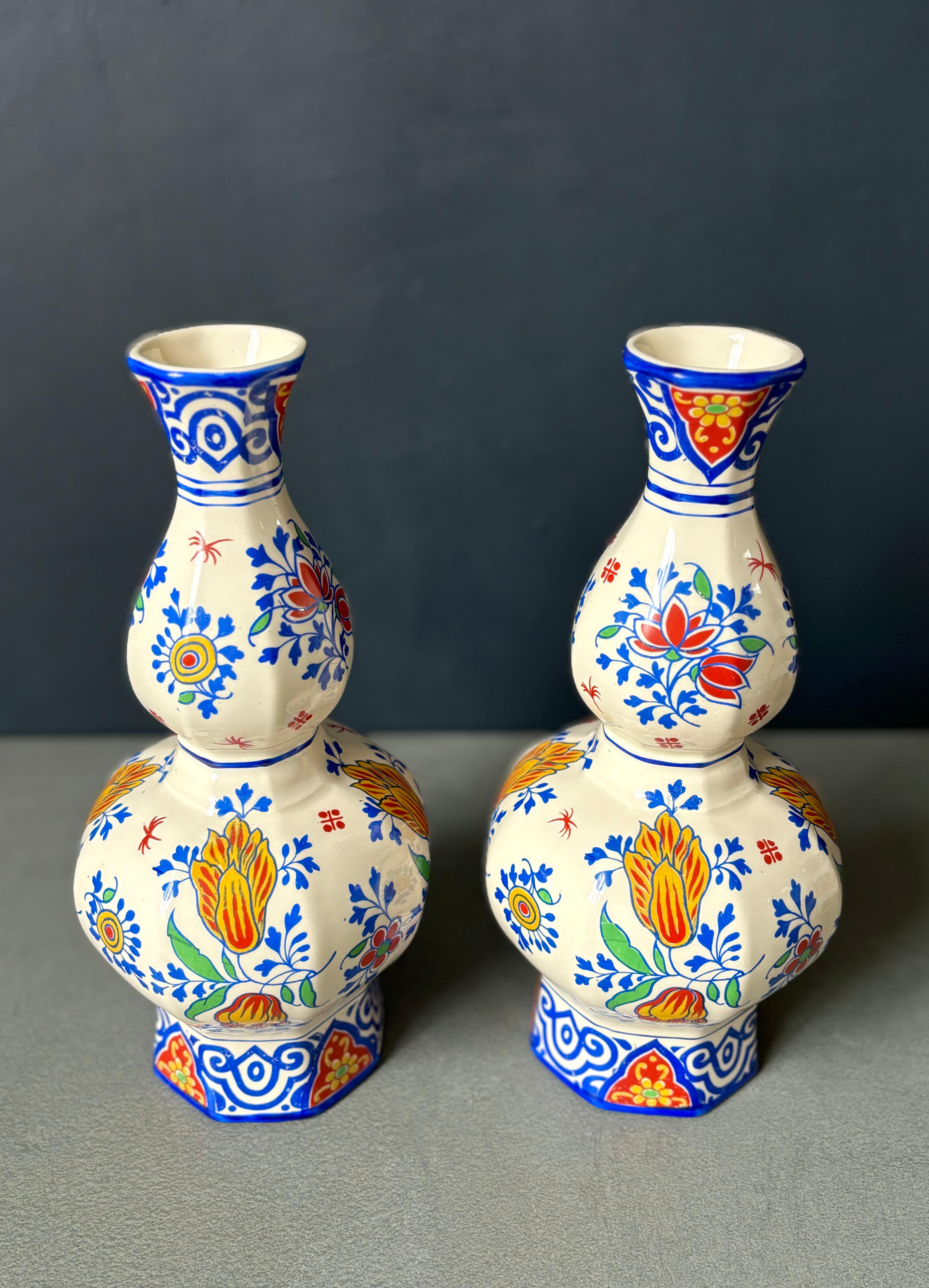 1 of 2 Vaso antico 1920 Boch Fréres Keramis Art Nouveau Delft Faience, Belgio In condizioni buone in vendita a Copenhagen, DK