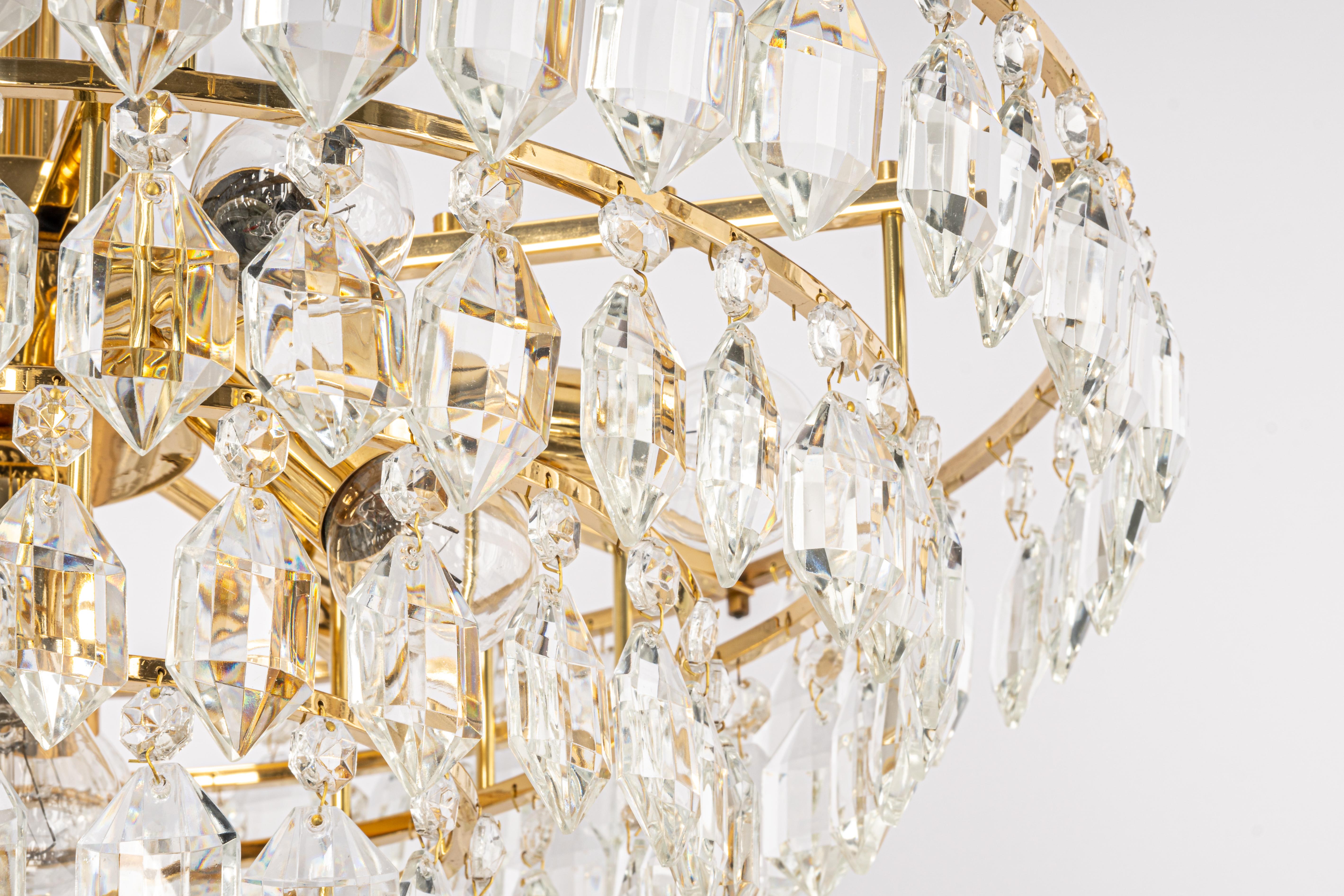 1 of 2 Bakalowits Chandelier, Brass and Crystal Glass, Austria, 1960s In Good Condition For Sale In Aachen, NRW