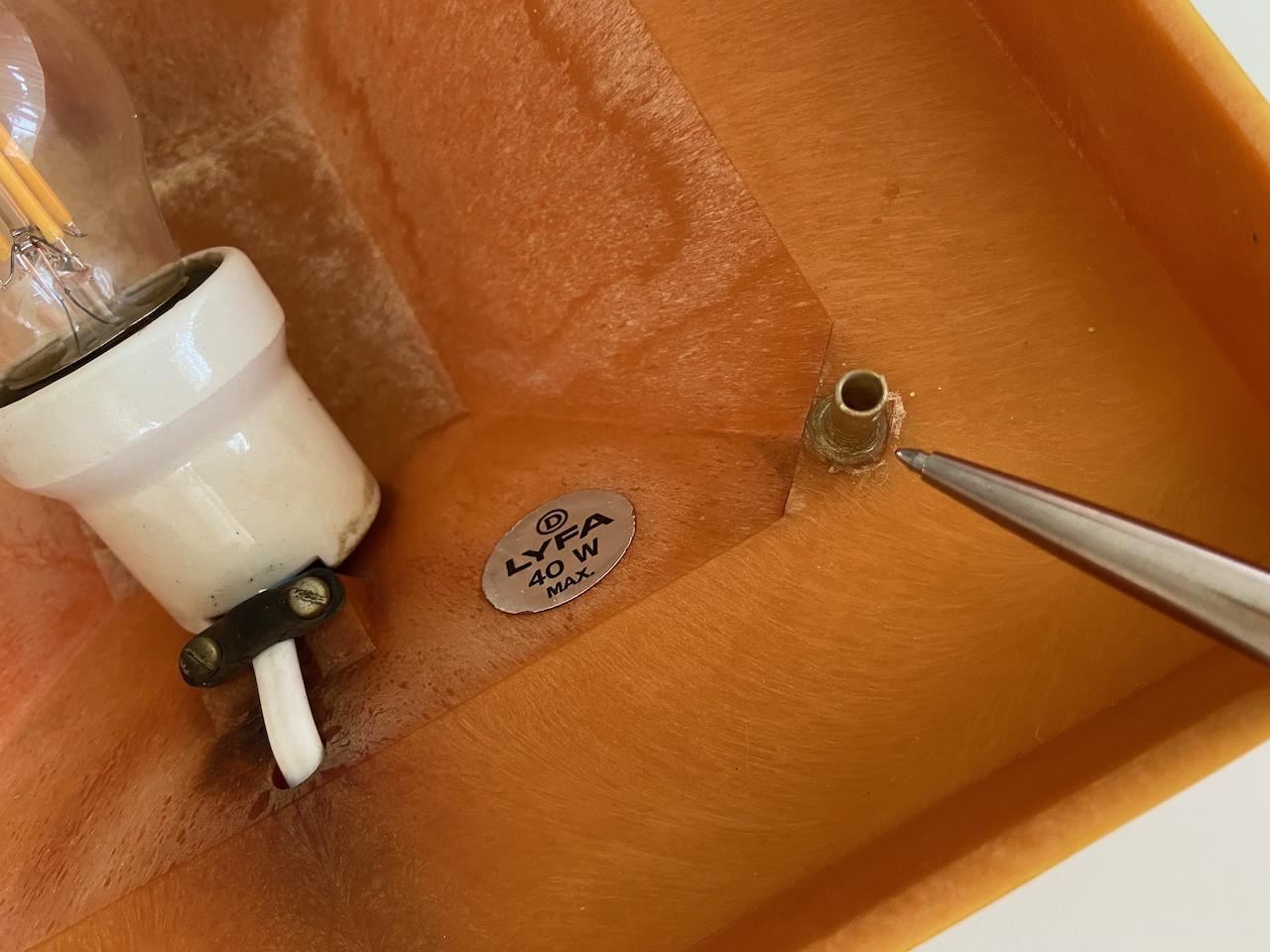 1 di 2 Lampada da tavolo a parete Bent Karlby Kvadrille per Lyfa, Danimarca 1960 in vendita 5