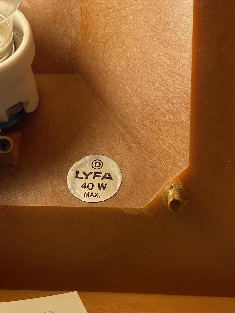 Metallo 1 di 2 Lampada da tavolo a parete Bent Karlby Kvadrille per Lyfa, Danimarca 1960 in vendita