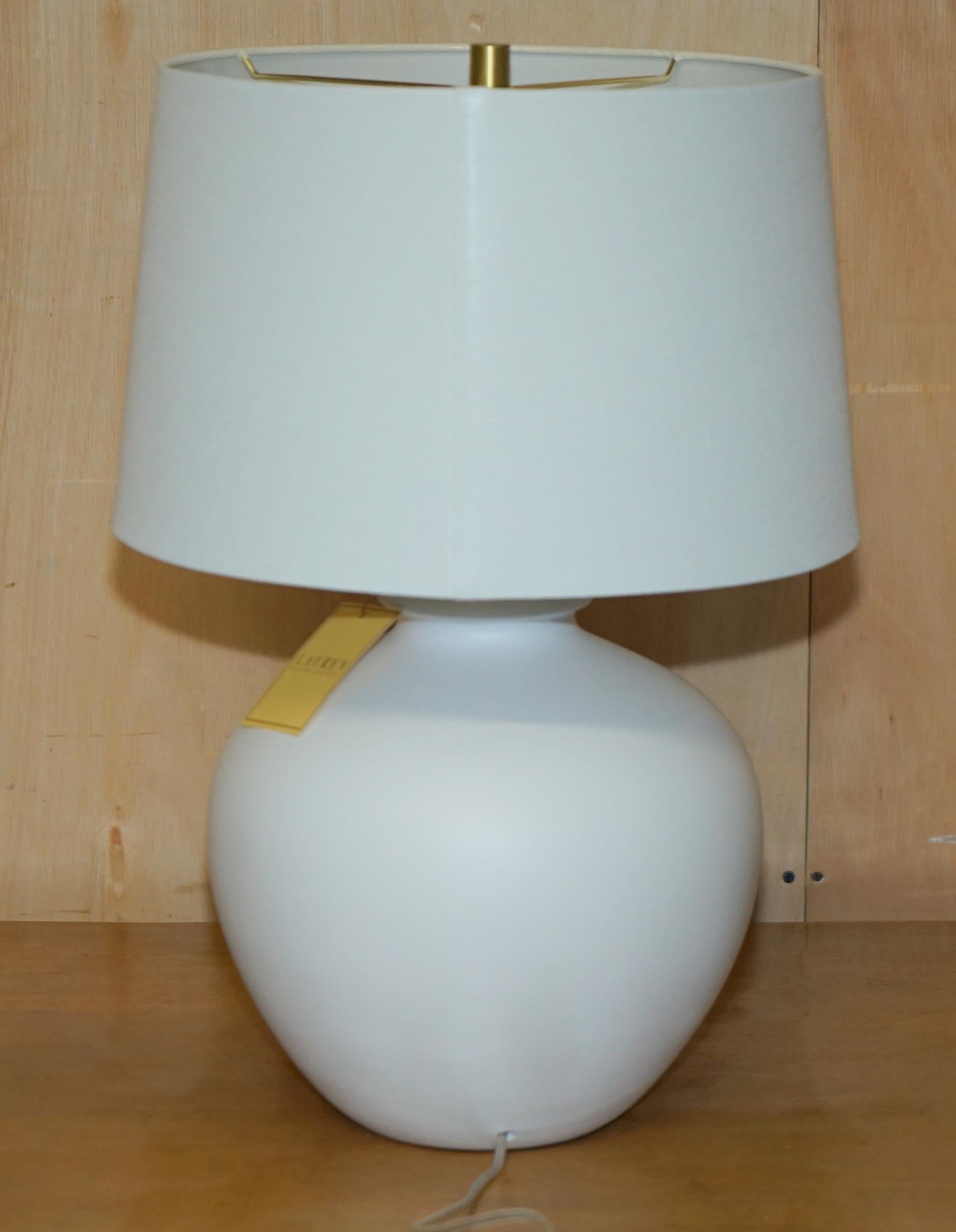 1 OF 2 BRAND NEW IN THE BOX RALPH LAUREN CERAMIC WHITE VASE SHAPE TABLE LAMPs For Sale 4