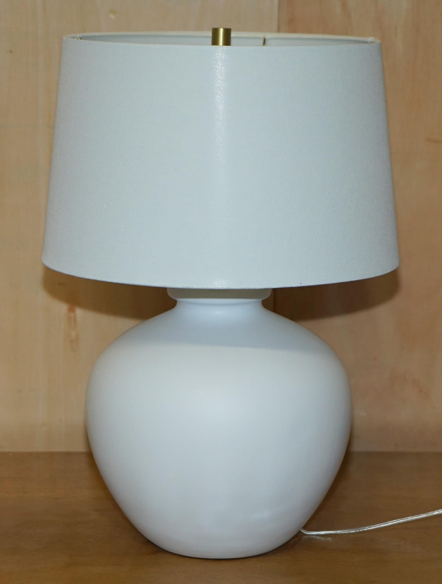 1 OF 2 BRAND NEW IN THE BOX RALPH LAUREN CERAMIC WHITE VASE SHAPE TABLE LAMPs For Sale 5