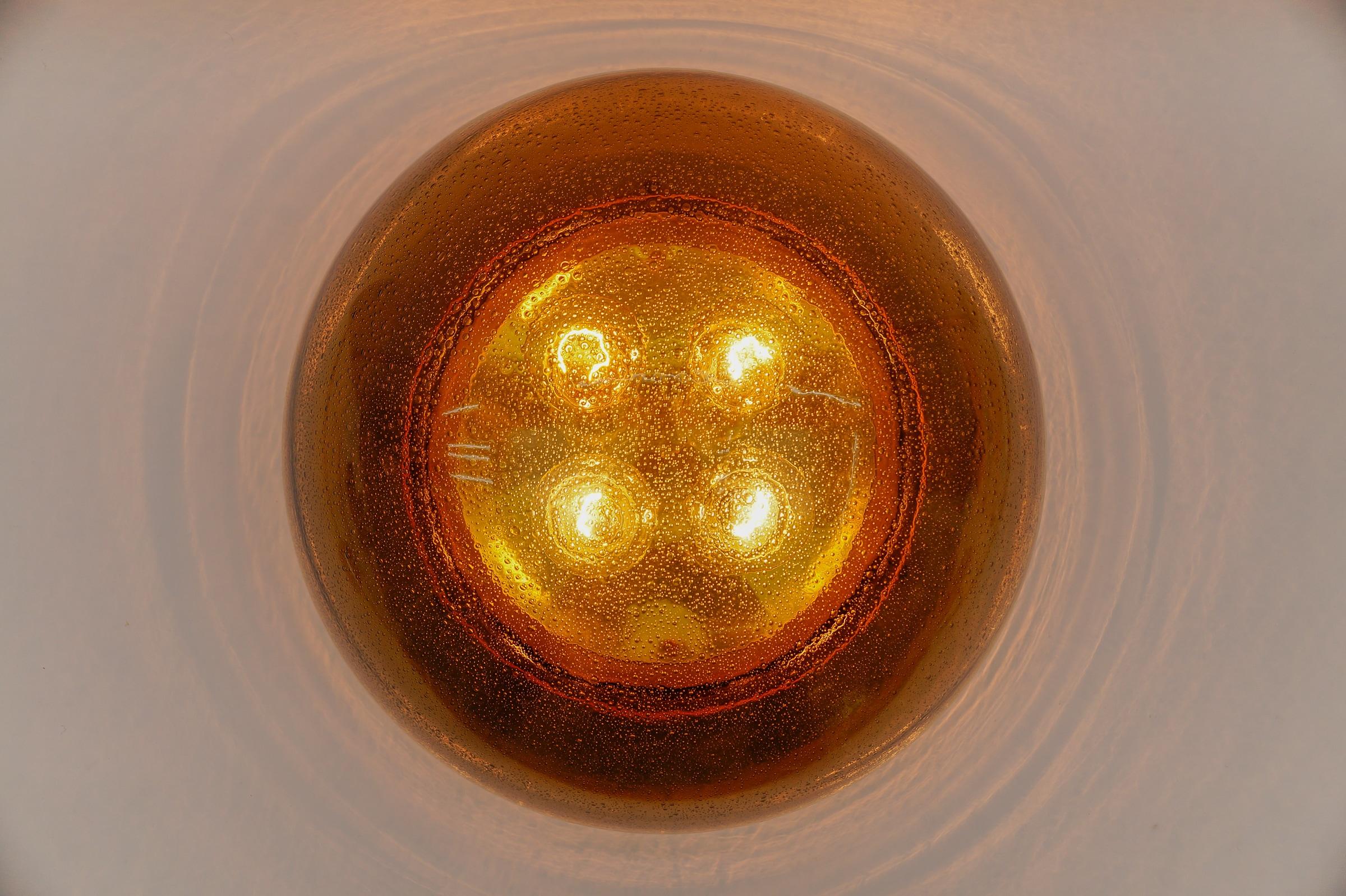 1. de 2 plafonniers en laiton et verre fumé de Limburg, Allemagne, années 1960 en vente 2